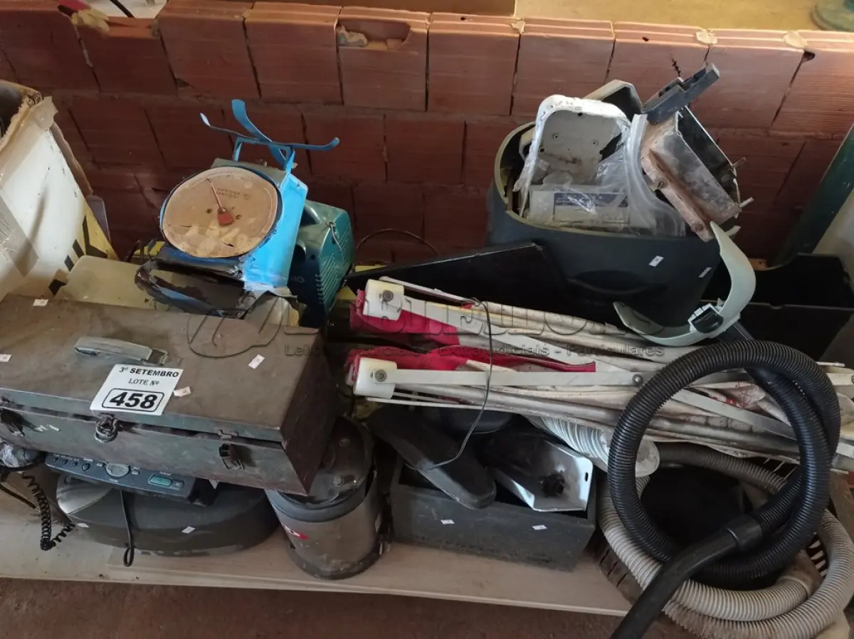LOTE 458 - 01 LOTE COM GRANDE QUANTIDADE DE MATERIAIS DIVERSOS. (NO ESTADO) ATENÇÃO! FAZER A VISITAÇÃO ANTES DE ARREMATAR, NÃO SABEMOS SE FUNCIONA. LEILÃO NÃO TEM GARANTIA E NEM DEVOLUÇÃO, SUJEITO A POSSÍVEIS AVARIAS VISÍVEIS/OCULTAS E/OU AUSÊNCIA DE COMPONENTES.