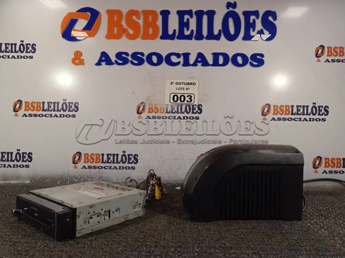 LOTE 003 - 01 APARELHO DE SOM AUTOMOTIVO E 01 ESTABILIZADOR. (NO ESTADO) ATENÇÃO! FAZER A VISITAÇÃO ANTES DE ARREMATAR, NÃO SABEMOS SE FUNCIONA. LEILÃO NÃO TEM GARANTIA E NEM DEVOLUÇÃO, SUJEITO A POSSÍVEIS AVARIAS VISÍVEIS/OCULTAS E/OU AUSÊNCIA DE COMPONENTES.