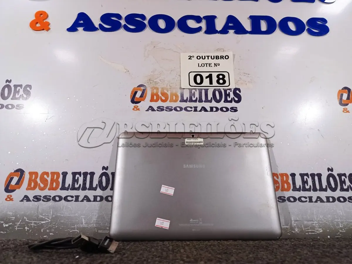 LOTE 018 - 01 TABLET SAMSUNG TAB2 10.1 COM CABO. (NO ESTADO) ATENÇÃO! FAZER A VISITAÇÃO ANTES DE ARREMATAR, NÃO SABEMOS SE FUNCIONA. LEILÃO NÃO TEM GARANTIA E NEM DEVOLUÇÃO, SUJEITO A POSSÍVEIS AVARIAS VISÍVEIS/OCULTAS E/OU AUSÊNCIA DE COMPONENTES.