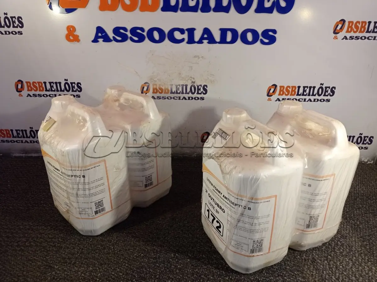 LOTE 172 - 20 LITROS DE SABONETE DE ESPUMA ANTISSÉPTICO. (NO ESTADO) ATENÇÃO! FAZER A VISITAÇÃO ANTES DE ARREMATAR, NÃO SABEMOS SE FUNCIONA. LEILÃO NÃO TEM GARANTIA E NEM DEVOLUÇÃO, SUJEITO A POSSÍVEIS AVARIAS VISÍVEIS/OCULTAS E/OU AUSÊNCIA DE COMPONENTES.