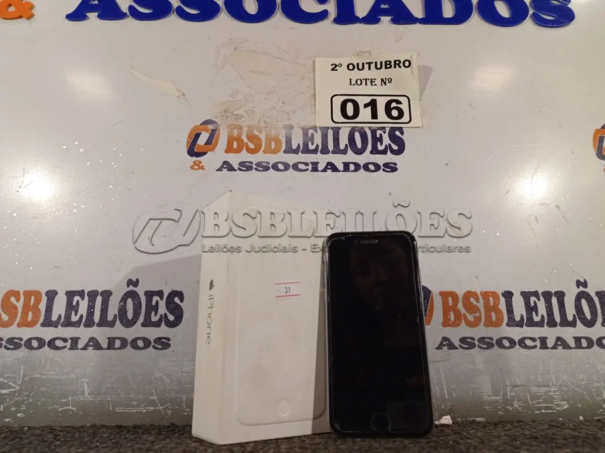 LOTE 016 - 01 IPHONE6 COM AVARIAS. (NO ESTADO) ATENÇÃO! FAZER A VISITAÇÃO ANTES DE ARREMATAR, NÃO SABEMOS SE FUNCIONA. LEILÃO NÃO TEM GARANTIA E NEM DEVOLUÇÃO, SUJEITO A POSSÍVEIS AVARIAS VISÍVEIS/OCULTAS E/OU AUSÊNCIA DE COMPONENTES.
