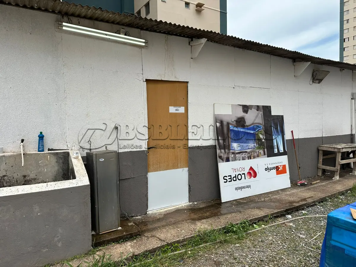 LOTE 353 - ESTRUTURA EM MADEIRA 02 (NO ESTADO)(SÓ PODERÁ RETIRAR 30 DIAS APÓS O TÉRMINO DO LEILÃO)