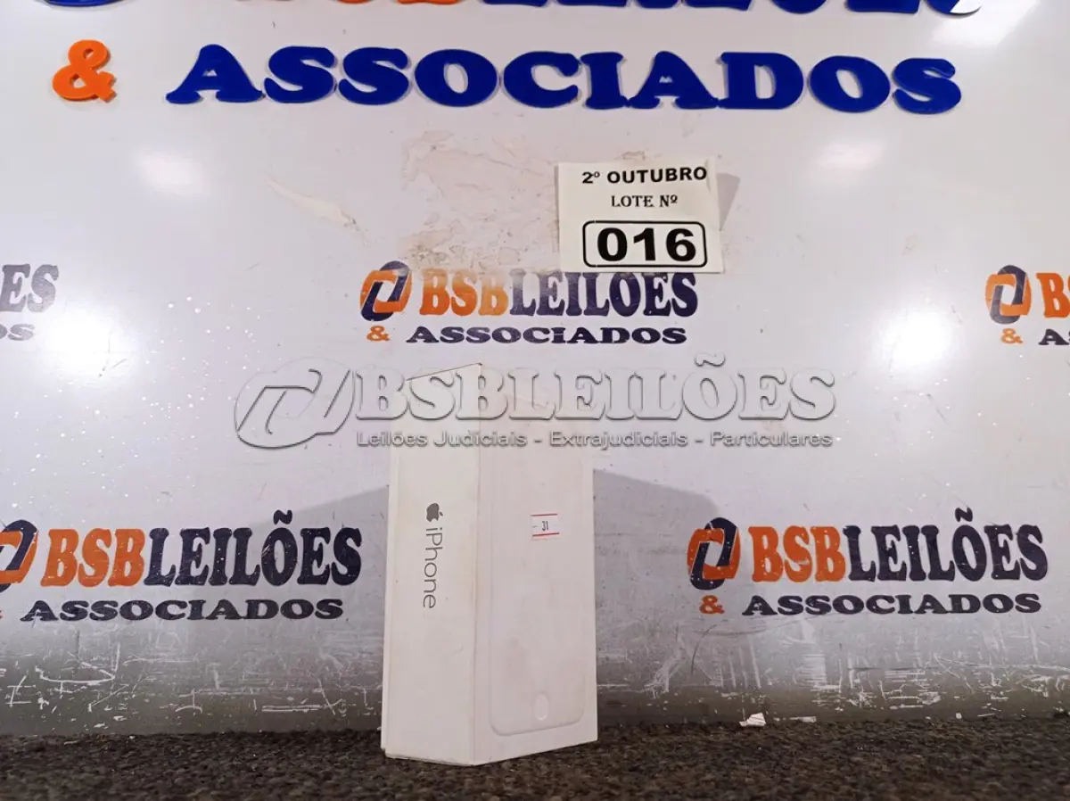 LOTE 016 - 01 IPHONE6 COM AVARIAS. (NO ESTADO) ATENÇÃO! FAZER A VISITAÇÃO ANTES DE ARREMATAR, NÃO SABEMOS SE FUNCIONA. LEILÃO NÃO TEM GARANTIA E NEM DEVOLUÇÃO, SUJEITO A POSSÍVEIS AVARIAS VISÍVEIS/OCULTAS E/OU AUSÊNCIA DE COMPONENTES.
