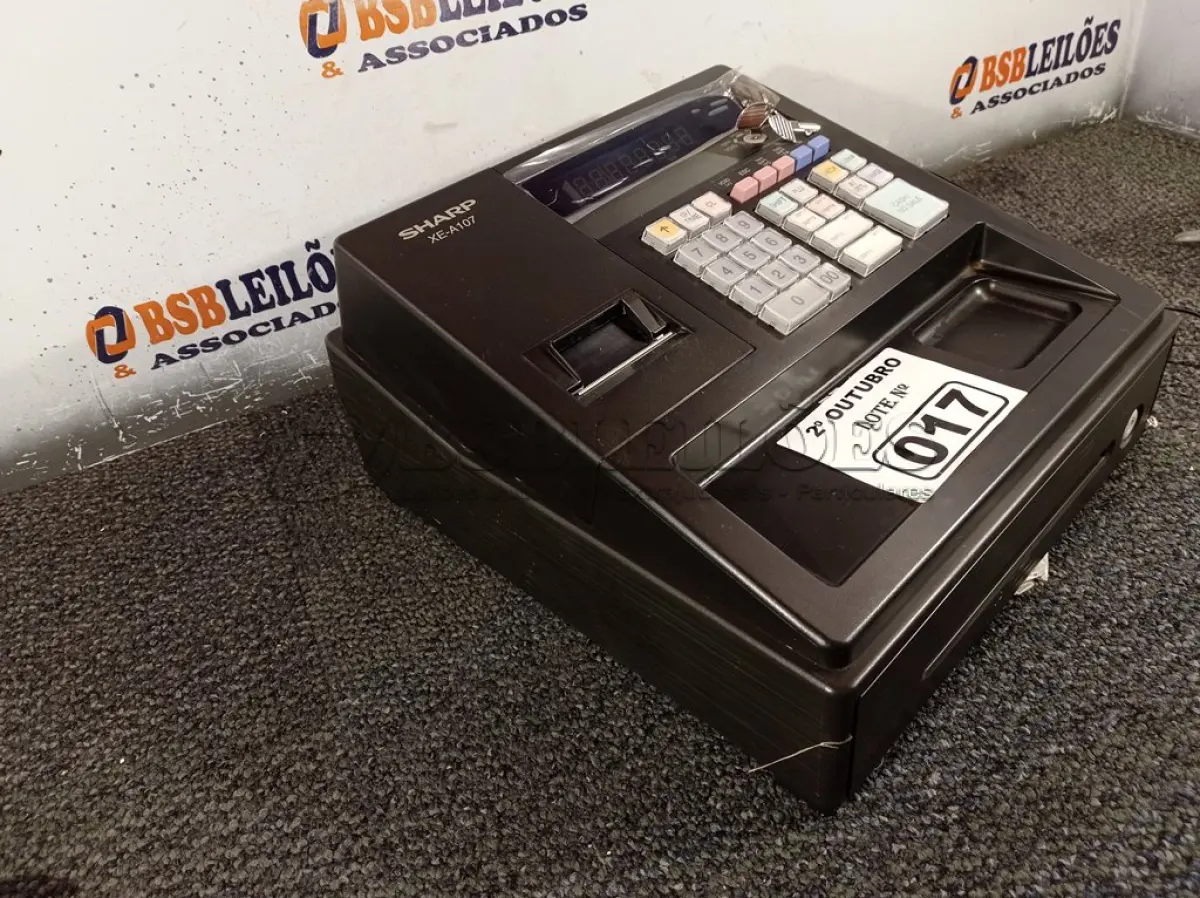 LOTE 017 - 01 CAIXA REGISTRADORA MARCA SHARP MODELO XE-A 107. (NO ESTADO) ATENÇÃO! FAZER A VISITAÇÃO ANTES DE ARREMATAR, NÃO SABEMOS SE FUNCIONA. LEILÃO NÃO TEM GARANTIA E NEM DEVOLUÇÃO, SUJEITO A POSSÍVEIS AVARIAS VISÍVEIS/OCULTAS E/OU AUSÊNCIA DE COMPONENTES.