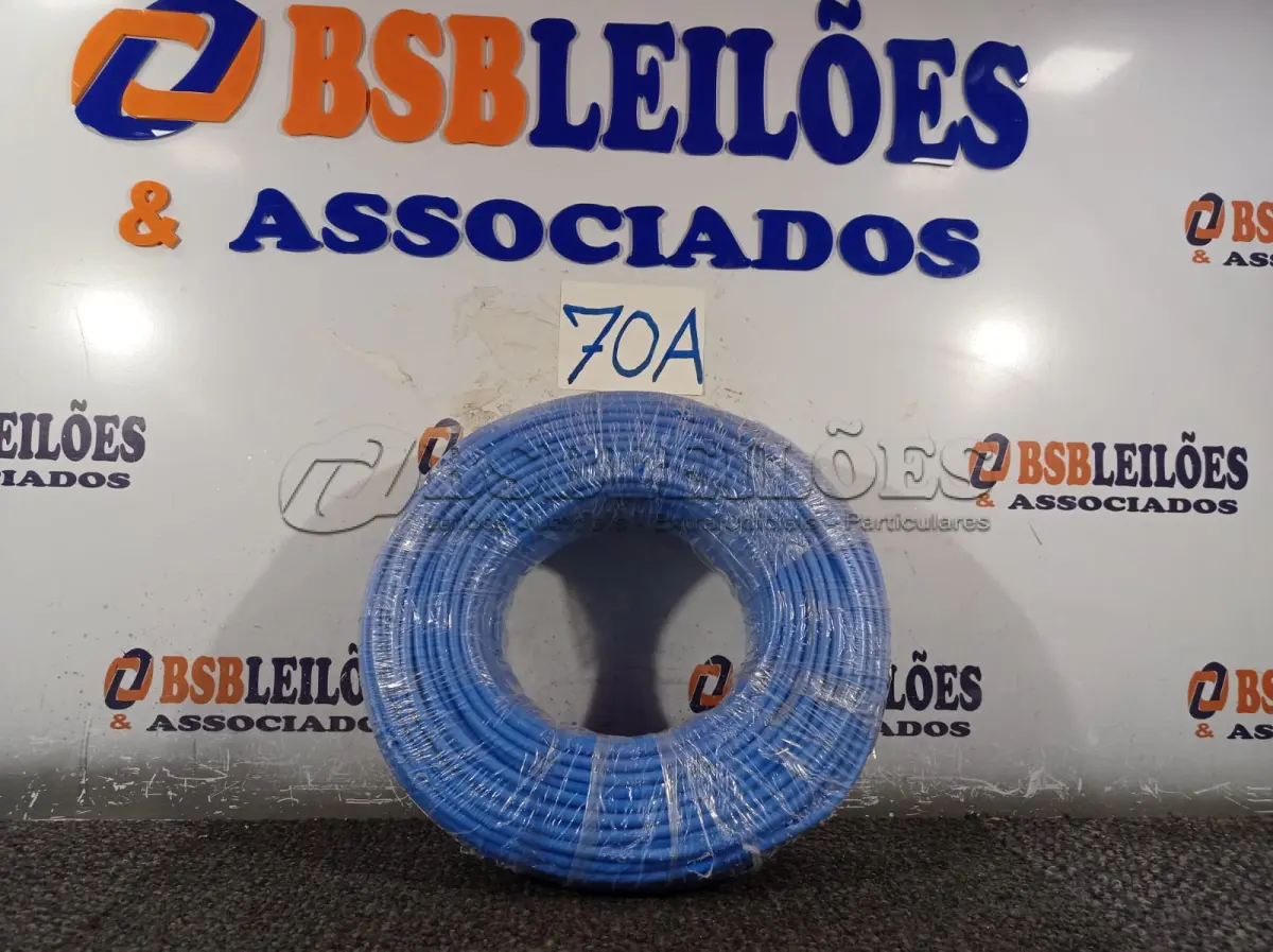 LOTE 070 - 01 ROLO DE CABO FLEXÍVEL 100M 10MM NA COR AZUL.(NO ESTADO) ATENÇÃO! FAZER A VISITAÇÃO ANTES DE ARREMATAR, NÃO SABEMOS SE FUNCIONA. LEILÃO NÃO TEM GARANTIA E NEM DEVOLUÇÃO, SUJEITO A POSSÍVEIS AVARIAS VISÍVEIS/OCULTAS E/OU AUSÊNCIA DE COMPONENTES.