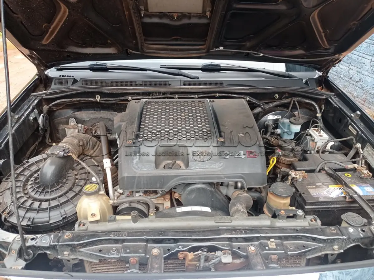 LOTE 527 - 01 I/TOYOTA HILUX SW4 SRV 4X4, ANO 2007, COR PRETA, DIESEL (NO ESTADO)