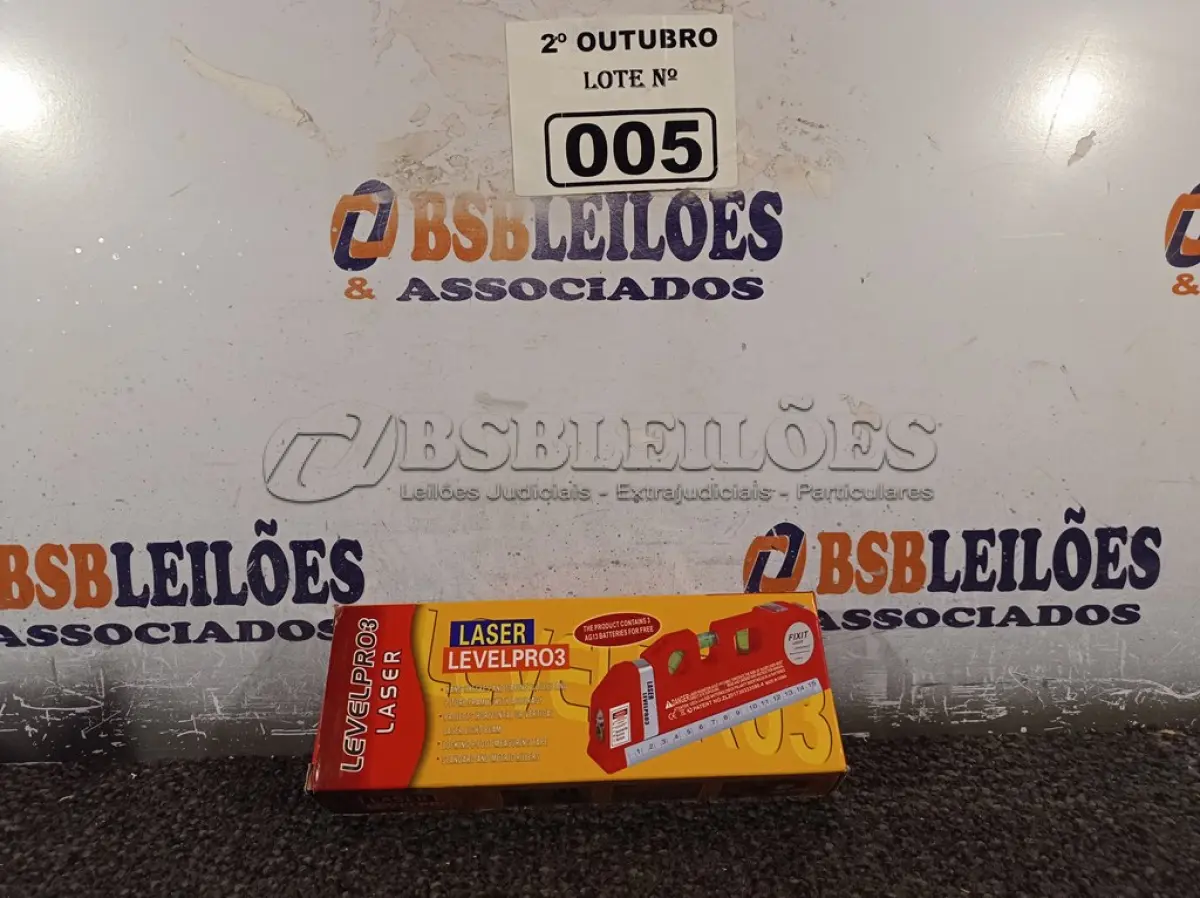 LOTE 005 - 01 TRENA DE 2.50M COM NÍVEL A LASER. (NO ESTADO) ATENÇÃO! FAZER A VISITAÇÃO ANTES DE ARREMATAR, NÃO SABEMOS SE FUNCIONA. LEILÃO NÃO TEM GARANTIA E NEM DEVOLUÇÃO, SUJEITO A POSSÍVEIS AVARIAS VISÍVEIS/OCULTAS E/OU AUSÊNCIA DE COMPONENTES.