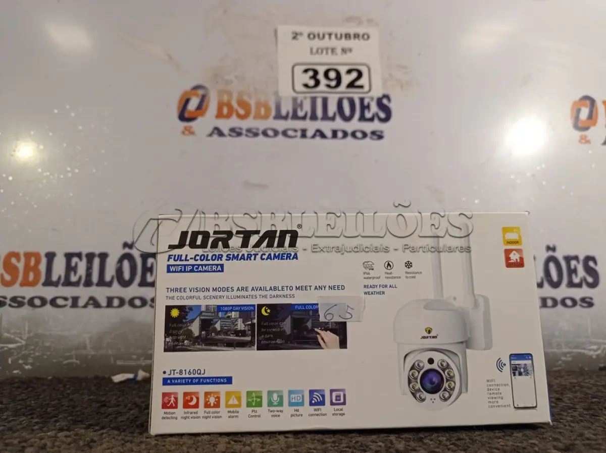 LOTE 392 - 01 CÂMERA FULL COLOR. (NO ESTADO) ATENÇÃO! FAZER A VISITAÇÃO ANTES DE ARREMATAR, NÃO SABEMOS SE FUNCIONA. LEILÃO NÃO TEM GARANTIA E NEM DEVOLUÇÃO, SUJEITO A POSSÍVEIS AVARIAS VISÍVEIS/OCULTAS E/OU AUSÊNCIA DE COMPONENTES.