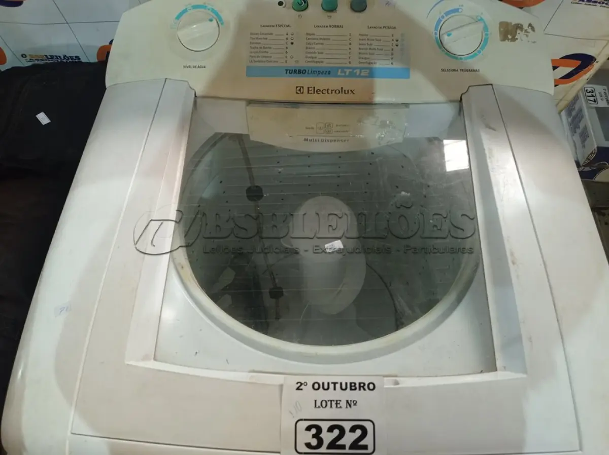 LOTE 322 - 01 MÁQUINA DE LAVAR ROUPAS MARCA ELECTROLUX 110V. (NO ESTADO) ATENÇÃO! FAZER A VISITAÇÃO ANTES DE ARREMATAR, NÃO SABEMOS SE FUNCIONA. LEILÃO NÃO TEM GARANTIA E NEM DEVOLUÇÃO, SUJEITO A POSSÍVEIS AVARIAS VISÍVEIS/OCULTAS E/OU AUSÊNCIA DE COMPONENTES.