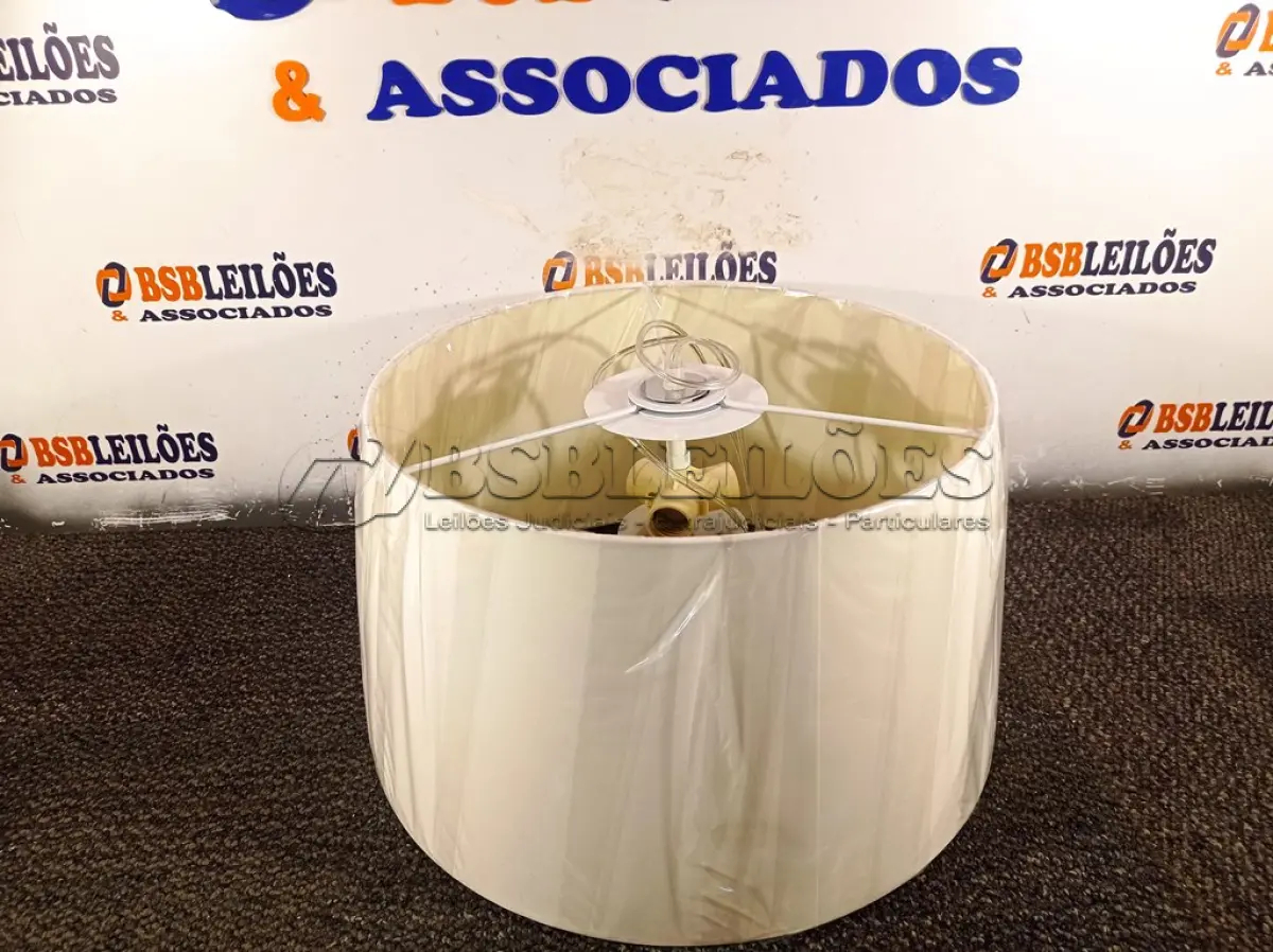 LOTE 360 - 01 PENDENTE SÃO PAULO. (NO ESTADO) ATENÇÃO! FAZER A VISITAÇÃO ANTES DE ARREMATAR, NÃO SABEMOS SE FUNCIONA. LEILÃO NÃO TEM GARANTIA E NEM DEVOLUÇÃO, SUJEITO A POSSÍVEIS AVARIAS VISÍVEIS/OCULTAS E/OU AUSÊNCIA DE COMPONENTES.