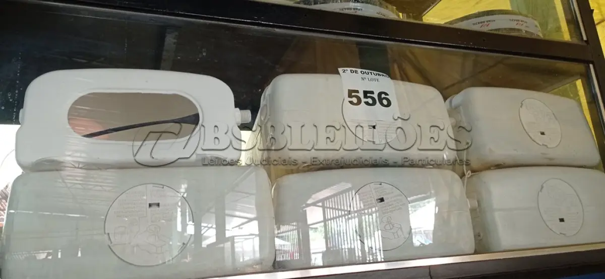 LOTE 556 - 06 CAIXAS DE DESCARGA MARCAS E MODELOS DIVERSOS. (NO ESTADO) ATENÇÃO! FAZER A VISITAÇÃO ANTES DE ARREMATAR, NÃO SABEMOS SE FUNCIONA. LEILÃO NÃO TEM GARANTIA E NEM DEVOLUÇÃO, SUJEITO A POSSÍVEIS AVARIAS VISÍVEIS/OCULTAS E/OU AUSÊNCIA DE COMPONENTES.