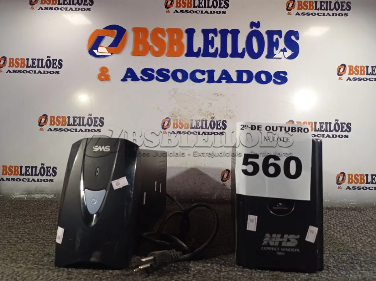 LOTE 560 - 01 NOBREAK SMS 12V 700VA E 01 NOBREAK NHS 24V 1400VA COM SAÍDA 220V. (NO ESTADO) ATENÇÃO! FAZER A VISITAÇÃO ANTES DE ARREMATAR, NÃO SABEMOS SE FUNCIONA. LEILÃO NÃO TEM GARANTIA E NEM DEVOLUÇÃO, SUJEITO A POSSÍVEIS AVARIAS VISÍVEIS/OCULTAS E/OU AUSÊNCIA DE COMPONENTES.