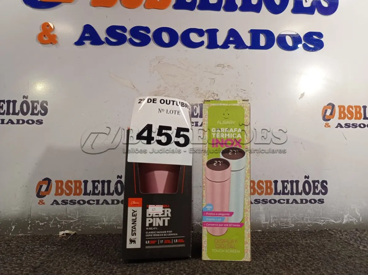 LOTE 455 - 01 KIT COPO + GARRAFA TÉRMICOS. (NO ESTADO) ATENÇÃO! FAZER A VISITAÇÃO ANTES DE ARREMATAR, NÃO SABEMOS SE FUNCIONA. LEILÃO NÃO TEM GARANTIA E NEM DEVOLUÇÃO, SUJEITO A POSSÍVEIS AVARIAS VISÍVEIS/OCULTAS E/OU AUSÊNCIA DE COMPONENTES.