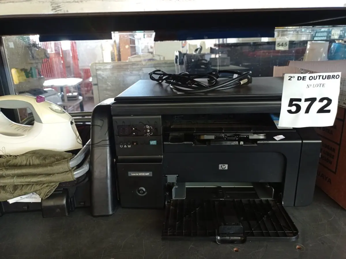 LOTE 572 - 01 IMPRESSORA MULTIFUNCIONAL HP LASERJET M1132MFP, 01 ASSENTO PARA CRIANÇAS DE 15 A 36KG, 01 BANQUETA DOBRÁVEL E 01 FERRO DE PASSAR A VAPOR. (NO ESTADO) ATENÇÃO! FAZER A VISITAÇÃO ANTES DE ARREMATAR, NÃO SABEMOS SE FUNCIONA. LEILÃO NÃO TEM GARANTIA E NEM DEVOLUÇÃO, SUJEITO A POSSÍVEIS AVARIAS VISÍVEIS/OCULTAS E/OU AUSÊNCIA DE COMPONENTES.