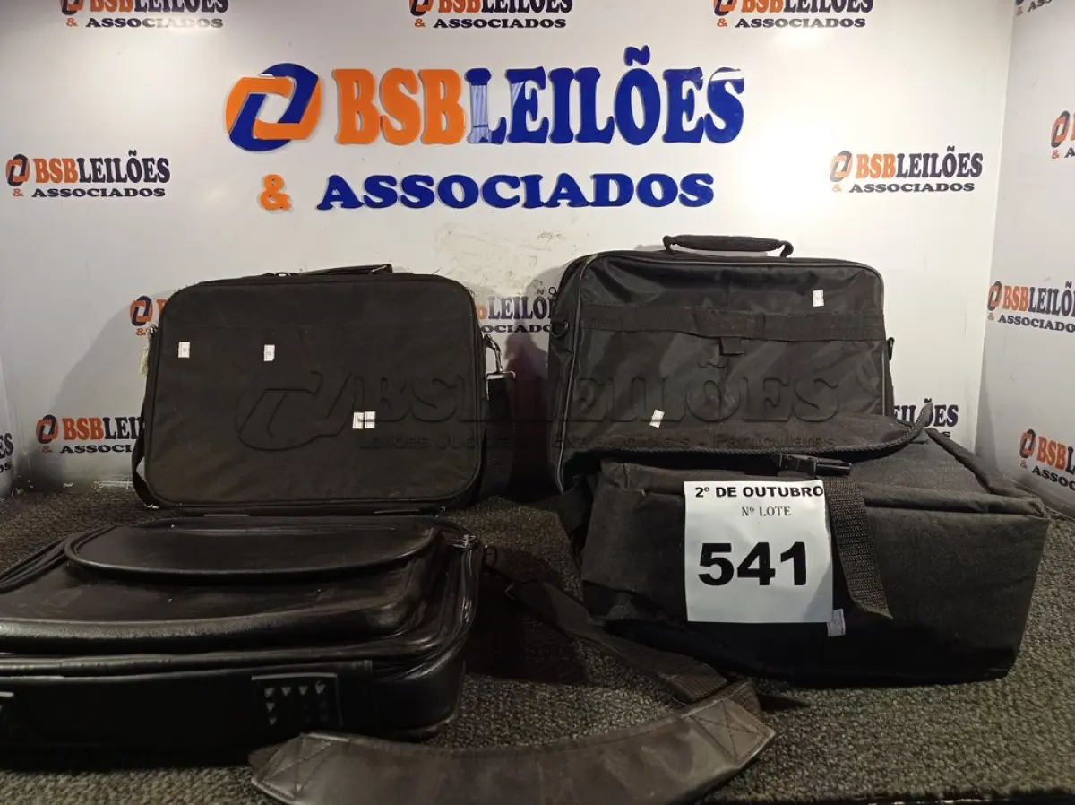 LOTE 541 - 04 PASTAS PARA NOTEBOOK. (NO ESTADO) ATENÇÃO! FAZER A VISITAÇÃO ANTES DE ARREMATAR, NÃO SABEMOS SE FUNCIONA. LEILÃO NÃO TEM GARANTIA E NEM DEVOLUÇÃO, SUJEITO A POSSÍVEIS AVARIAS VISÍVEIS/OCULTAS E/OU AUSÊNCIA DE COMPONENTES.