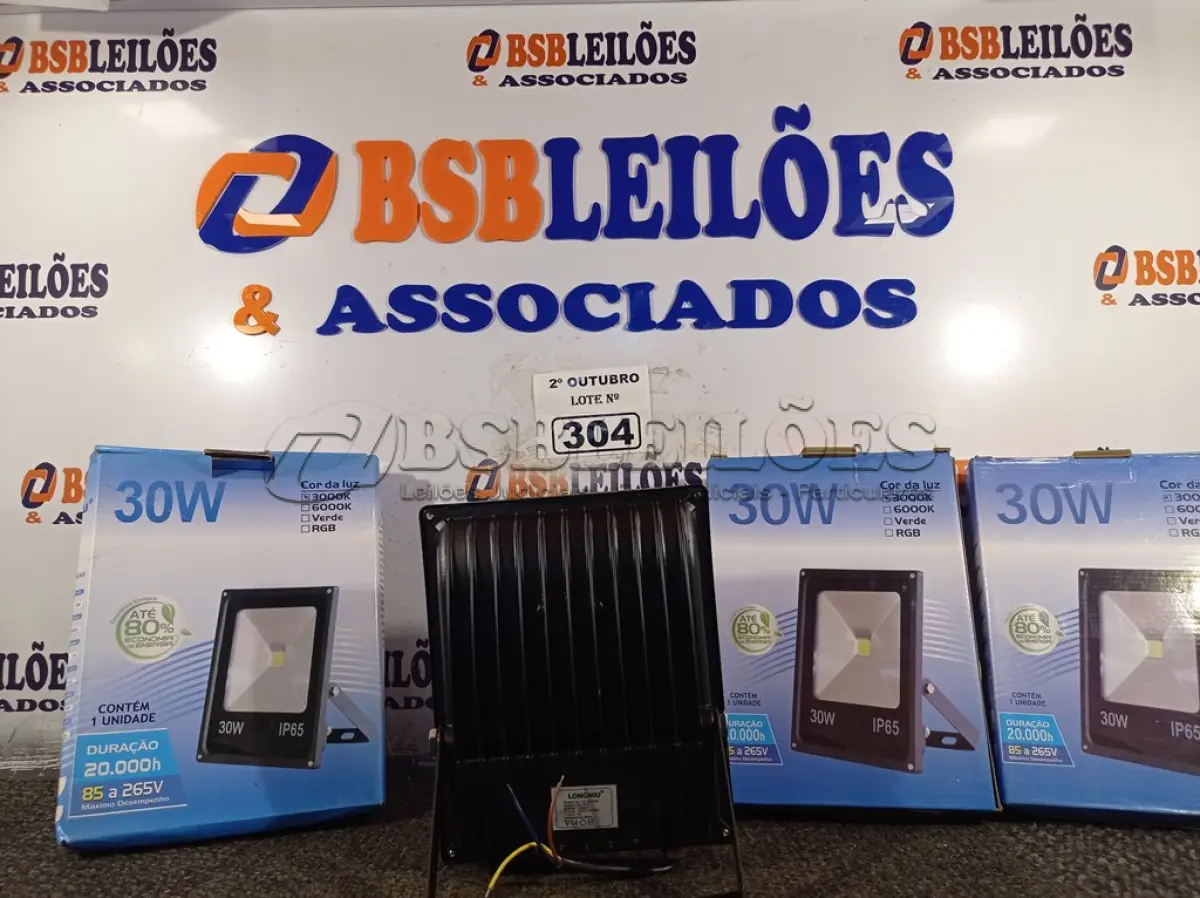LOTE 304 - 04 REFLETORES DE LED 30W. (NO ESTADO) ATENÇÃO! FAZER A VISITAÇÃO ANTES DE ARREMATAR, NÃO SABEMOS SE FUNCIONA. LEILÃO NÃO TEM GARANTIA E NEM DEVOLUÇÃO, SUJEITO A POSSÍVEIS AVARIAS VISÍVEIS/OCULTAS E/OU AUSÊNCIA DE COMPONENTES.