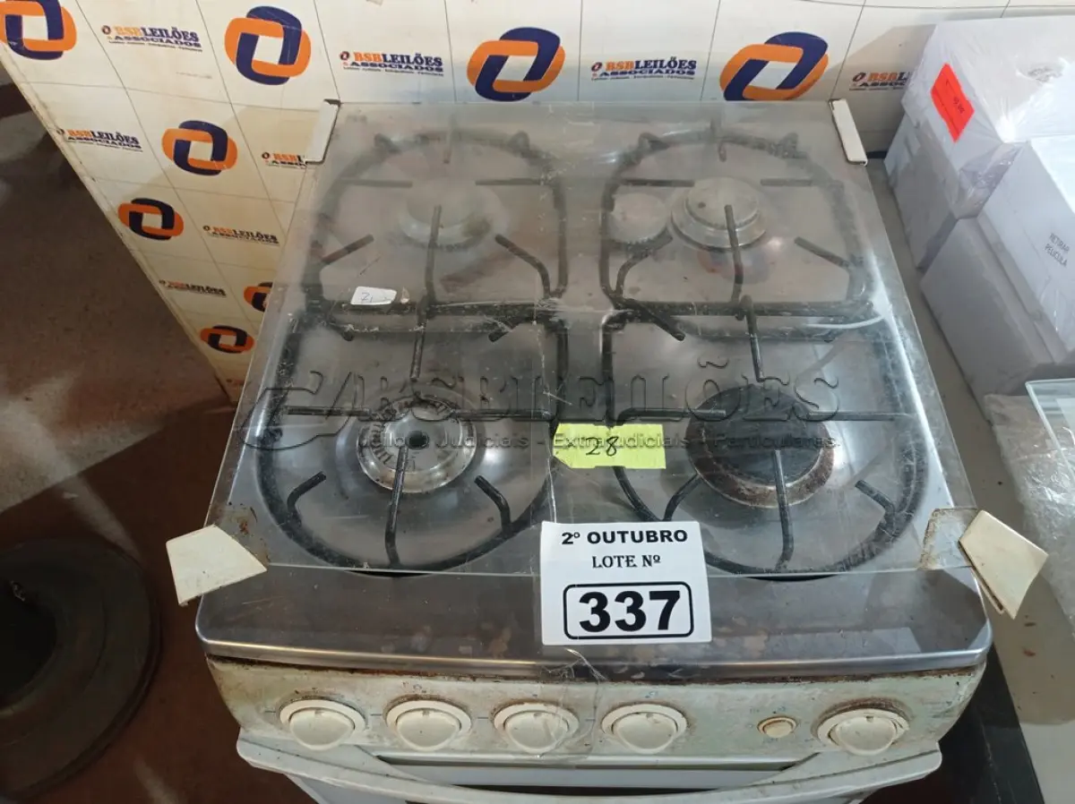 LOTE 337 - 01 FOGÃO A GÁS 04 BOCAS COM AVARIAS. (NO ESTADO) ATENÇÃO! FAZER A VISITAÇÃO ANTES DE ARREMATAR, NÃO SABEMOS SE FUNCIONA. LEILÃO NÃO TEM GARANTIA E NEM DEVOLUÇÃO, SUJEITO A POSSÍVEIS AVARIAS VISÍVEIS/OCULTAS E/OU AUSÊNCIA DE COMPONENTES.