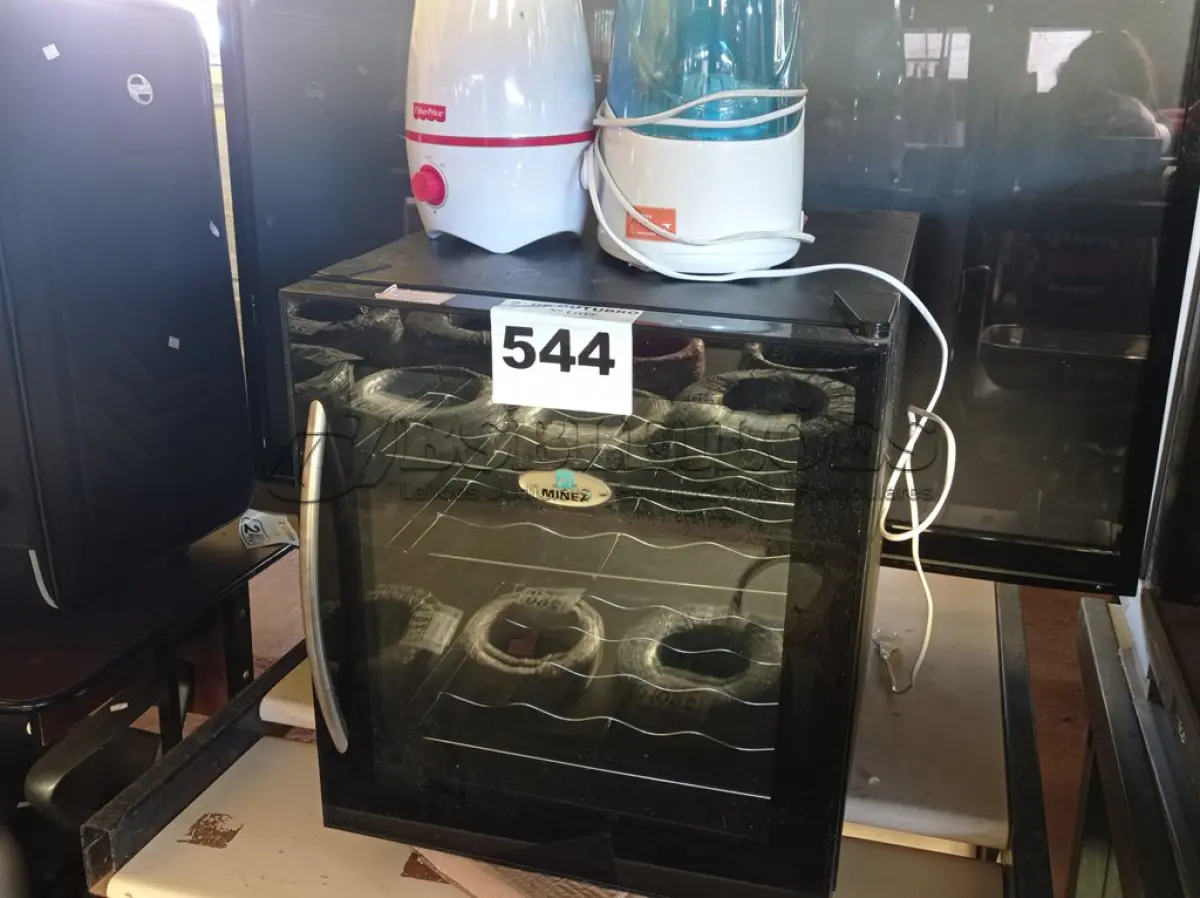 LOTE 544 - 01 ADEGA MINEA 220V E 02 UMIDIFICADORES MARCAS E MODELOS DIVERSOS. (NO ESTADO) ATENÇÃO! FAZER A VISITAÇÃO ANTES DE ARREMATAR, NÃO SABEMOS SE FUNCIONA. LEILÃO NÃO TEM GARANTIA E NEM DEVOLUÇÃO, SUJEITO A POSSÍVEIS AVARIAS VISÍVEIS/OCULTAS E/OU AUSÊNCIA DE COMPONENTES.