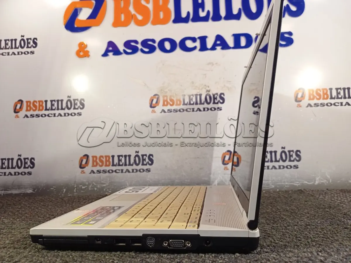 LOTE 005 - 01 NOTEBOOK MARCA LG. (NO ESTADO) ATENÇÃO! FAZER A VISITAÇÃO ANTES DE ARREMATAR, NÃO SABEMOS SE FUNCIONA. LEILÃO NÃO TEM GARANTIA E NEM DEVOLUÇÃO, SUJEITO A POSSÍVEIS AVARIAS VISÍVEIS/OCULTAS E/OU AUSÊNCIA DE COMPONENTES.