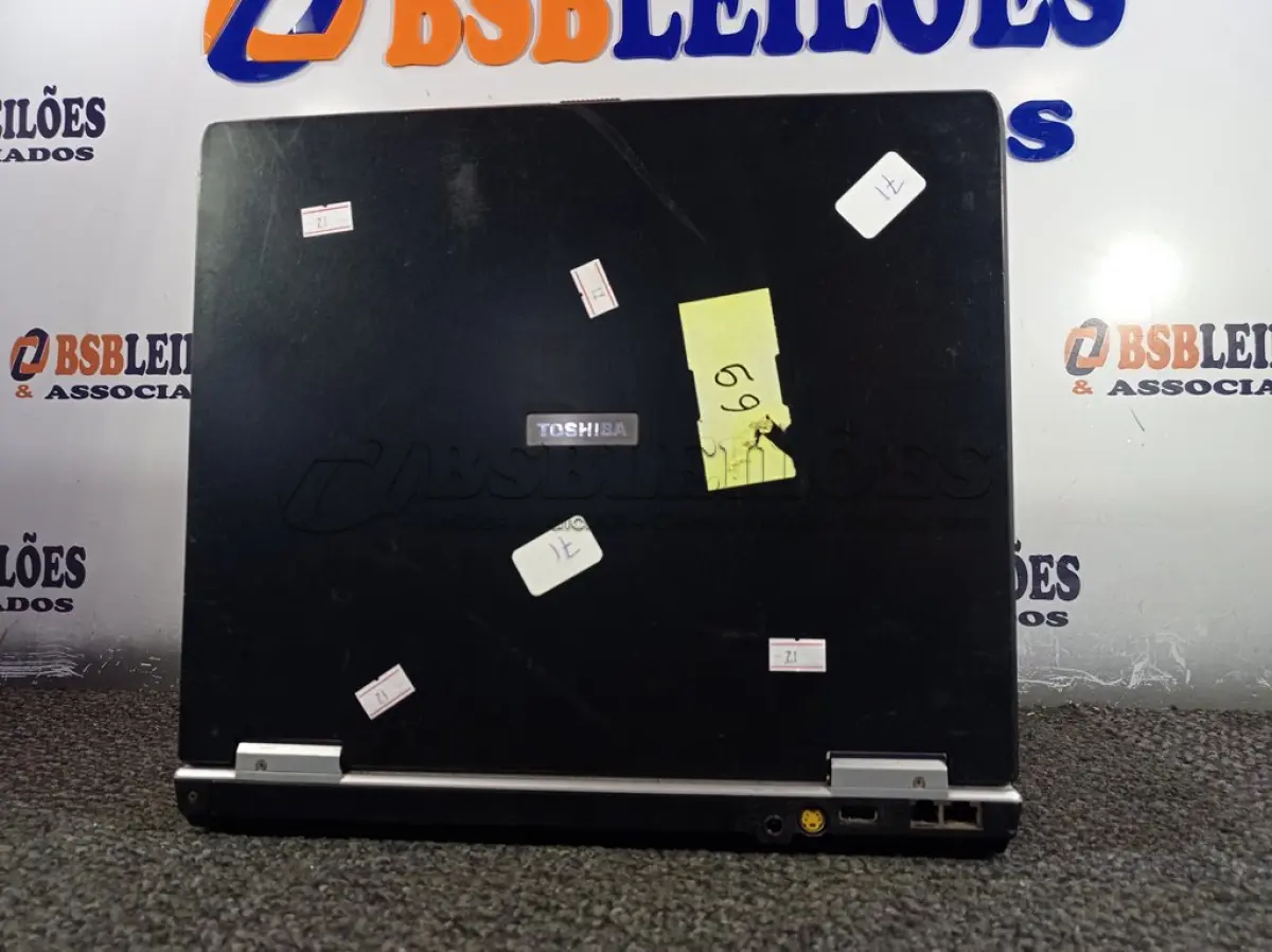 LOTE 004 - 01 NOTEBOOK MARCA SEMP TOSHIBA. (NO ESTADO) ATENÇÃO! FAZER A VISITAÇÃO ANTES DE ARREMATAR, NÃO SABEMOS SE FUNCIONA. LEILÃO NÃO TEM GARANTIA E NEM DEVOLUÇÃO, SUJEITO A POSSÍVEIS AVARIAS VISÍVEIS/OCULTAS E/OU AUSÊNCIA DE COMPONENTES.
