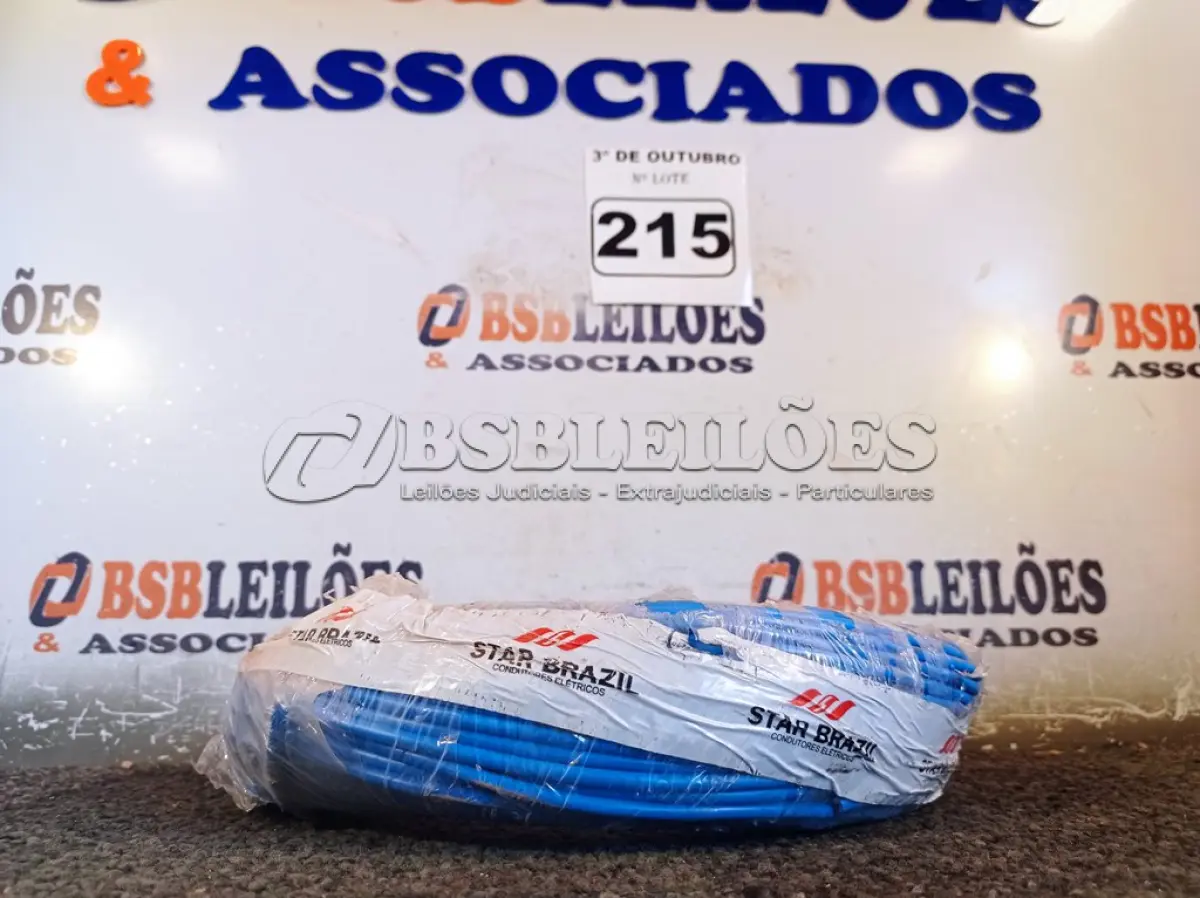 LOTE 215 - 01 ROLO DE CABO FLEXÍVEL 100M 1X 4MM NA COR AZUL(NOVO). (NO ESTADO) ATENÇÃO! FAZER A VISITAÇÃO ANTES DE ARREMATAR, NÃO SABEMOS SE FUNCIONA. LEILÃO NÃO TEM GARANTIA E NEM DEVOLUÇÃO, SUJEITO A POSSÍVEIS AVARIAS VISÍVEIS/OCULTAS E/OU AUSÊNCIA DE COMPONENTES.