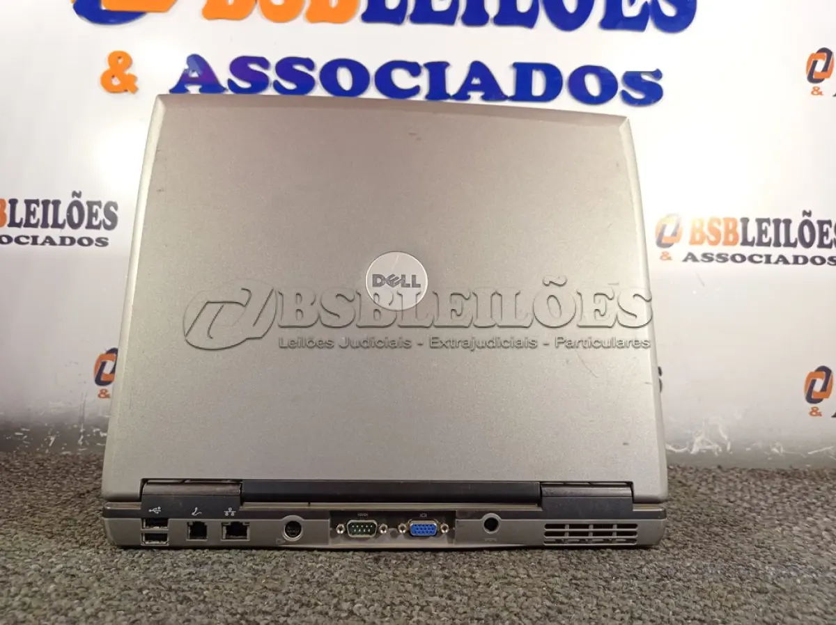 LOTE 012 - 01 NOTEBOOK MARCA DELL. (NO ESTADO) ATENÇÃO! FAZER A VISITAÇÃO ANTES DE ARREMATAR, NÃO SABEMOS SE FUNCIONA. LEILÃO NÃO TEM GARANTIA E NEM DEVOLUÇÃO, SUJEITO A POSSÍVEIS AVARIAS VISÍVEIS/OCULTAS E/OU AUSÊNCIA DE COMPONENTES.