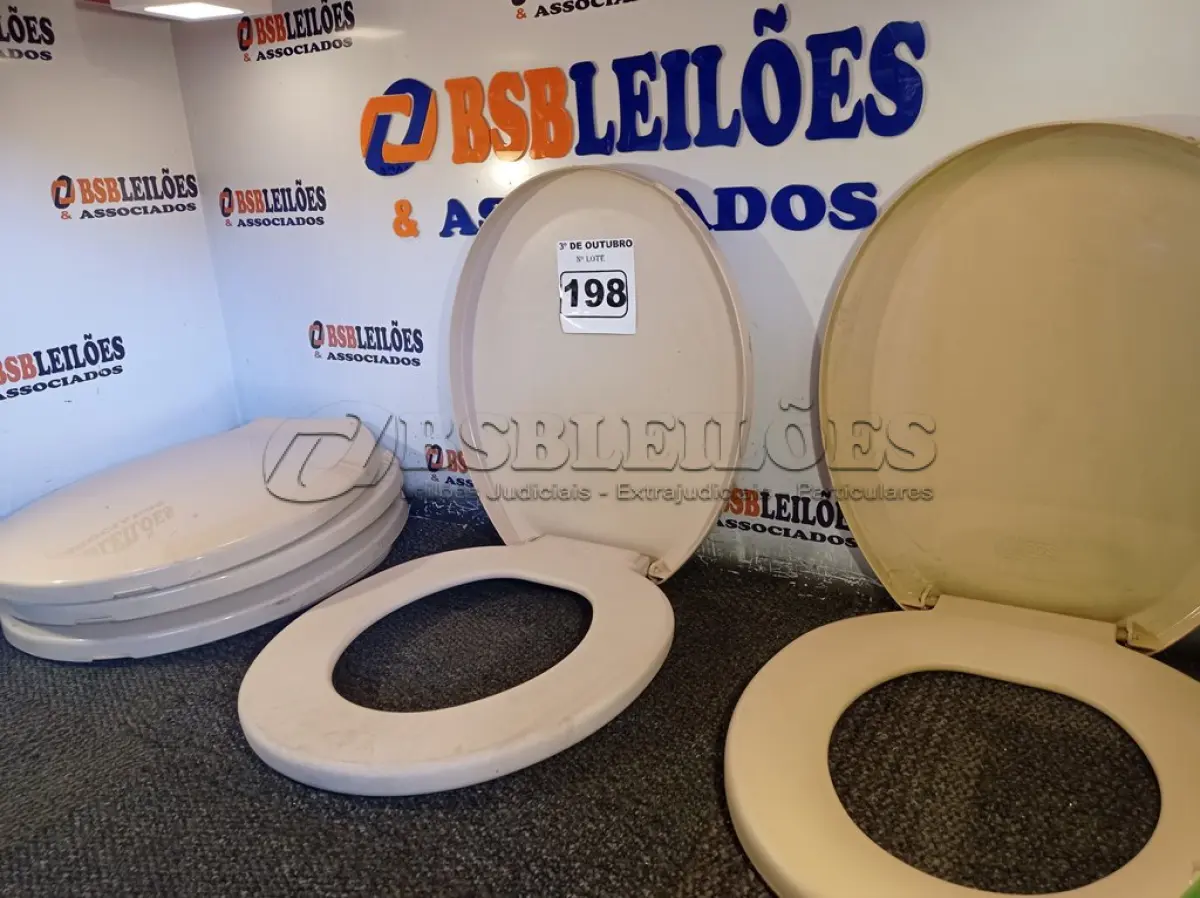 LOTE 198 - 05 ASSENTOS PARA VASO SANITÁRIO. (NO ESTADO) ATENÇÃO! FAZER A VISITAÇÃO ANTES DE ARREMATAR, NÃO SABEMOS SE FUNCIONA. LEILÃO NÃO TEM GARANTIA E NEM DEVOLUÇÃO, SUJEITO A POSSÍVEIS AVARIAS VISÍVEIS/OCULTAS E/OU AUSÊNCIA DE COMPONENTES.
