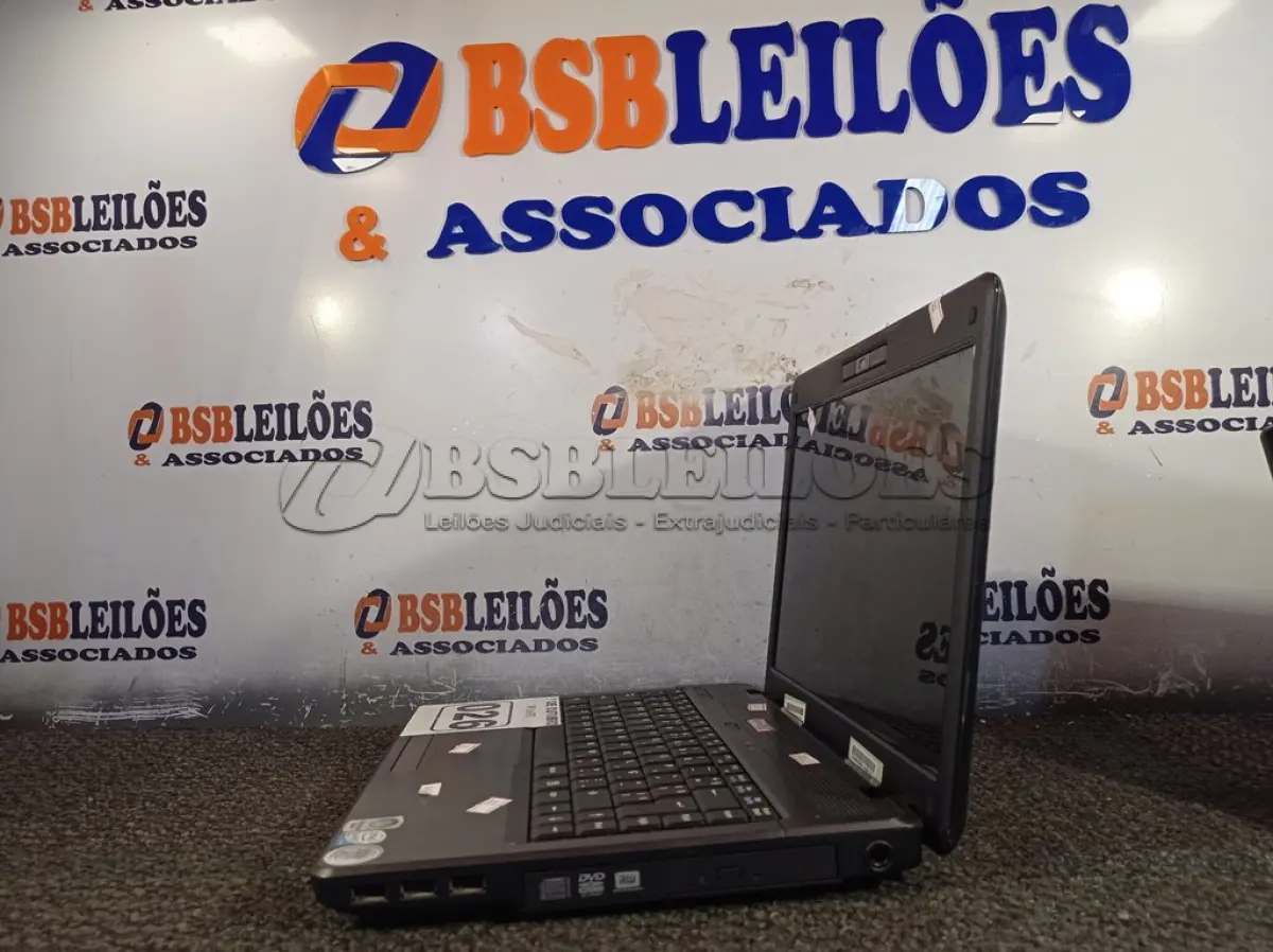 LOTE 026 - 01 NOTEBOOK MARCA VECTOR. (NO ESTADO) ATENÇÃO! FAZER A VISITAÇÃO ANTES DE ARREMATAR, NÃO SABEMOS SE FUNCIONA. LEILÃO NÃO TEM GARANTIA E NEM DEVOLUÇÃO, SUJEITO A POSSÍVEIS AVARIAS VISÍVEIS/OCULTAS E/OU AUSÊNCIA DE COMPONENTES.