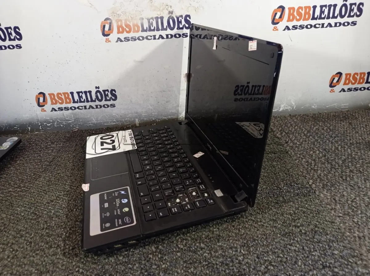 LOTE 027 - 01 NOTEBOOK MARCA CCE. (NO ESTADO) ATENÇÃO! FAZER A VISITAÇÃO ANTES DE ARREMATAR, NÃO SABEMOS SE FUNCIONA. LEILÃO NÃO TEM GARANTIA E NEM DEVOLUÇÃO, SUJEITO A POSSÍVEIS AVARIAS VISÍVEIS/OCULTAS E/OU AUSÊNCIA DE COMPONENTES.