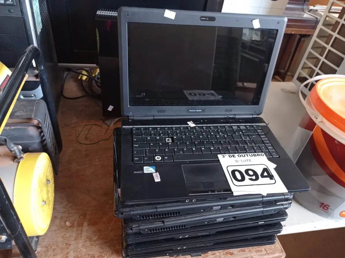 LOTE 094 - 06 NOTEBOOK’S MARCAS E MODELOS DIVERSOS PARA RETIRADA DE PEÇAS. (NO ESTADO) ATENÇÃO! FAZER A VISITAÇÃO ANTES DE ARREMATAR, NÃO SABEMOS SE FUNCIONA. LEILÃO NÃO TEM GARANTIA E NEM DEVOLUÇÃO, SUJEITO A POSSÍVEIS AVARIAS VISÍVEIS/OCULTAS E/OU AUSÊNCIA DE COMPONENTES.