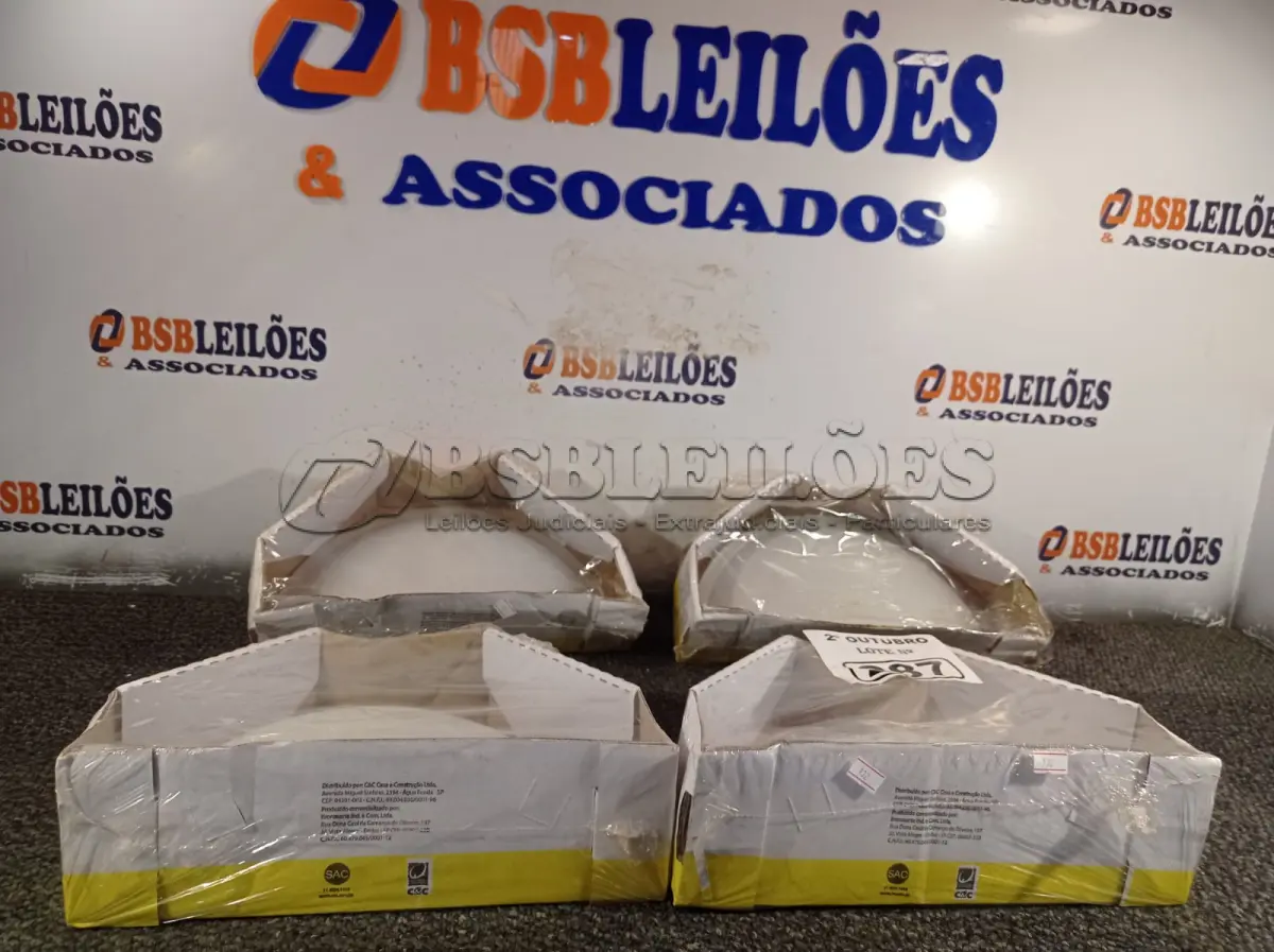 LOTE 287 - 04 ARANDELAS 30CM. (NO ESTADO) ATENÇÃO! FAZER A VISITAÇÃO ANTES DE ARREMATAR, NÃO SABEMOS SE FUNCIONA. LEILÃO NÃO TEM GARANTIA E NEM DEVOLUÇÃO, SUJEITO A POSSÍVEIS AVARIAS VISÍVEIS/OCULTAS E/OU AUSÊNCIA DE COMPONENTES.