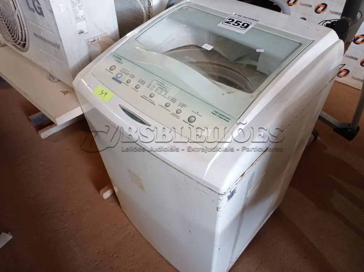 LOTE 259 - 01 LAVADORA MARCA BRASTEMP 220V. (NO ESTADO) ATENÇÃO! FAZER A VISITAÇÃO ANTES DE ARREMATAR, NÃO SABEMOS SE FUNCIONA. LEILÃO NÃO TEM GARANTIA E NEM DEVOLUÇÃO, SUJEITO A POSSÍVEIS AVARIAS VISÍVEIS/OCULTAS E/OU AUSÊNCIA DE COMPONENTES.