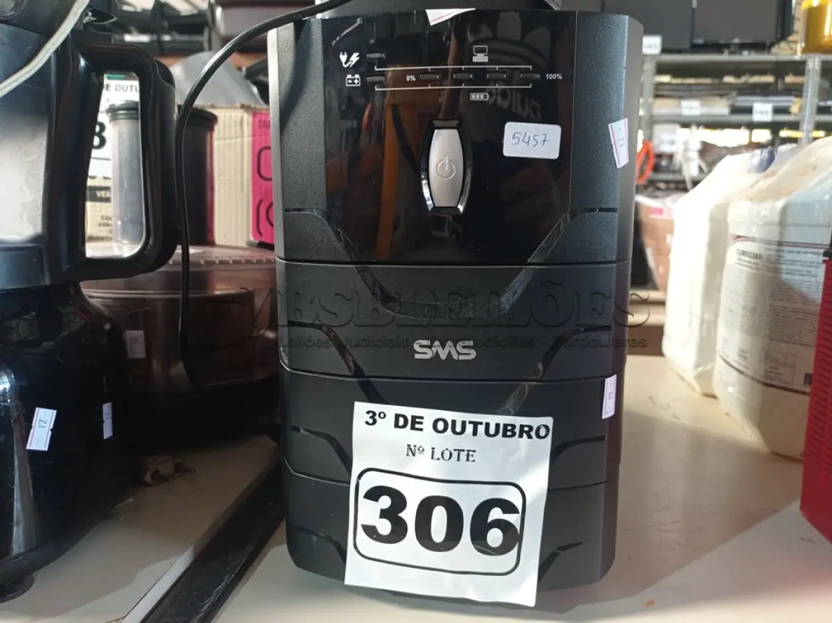 LOTE 306 - 01 FRAGMENTADORA DE PAPEL E 01 NOBREAK SMS 3000VA. (NO ESTADO) ATENÇÃO! FAZER A VISITAÇÃO ANTES DE ARREMATAR, NÃO SABEMOS SE FUNCIONA. LEILÃO NÃO TEM GARANTIA E NEM DEVOLUÇÃO, SUJEITO A POSSÍVEIS AVARIAS VISÍVEIS/OCULTAS E/OU AUSÊNCIA DE COMPONENTES.