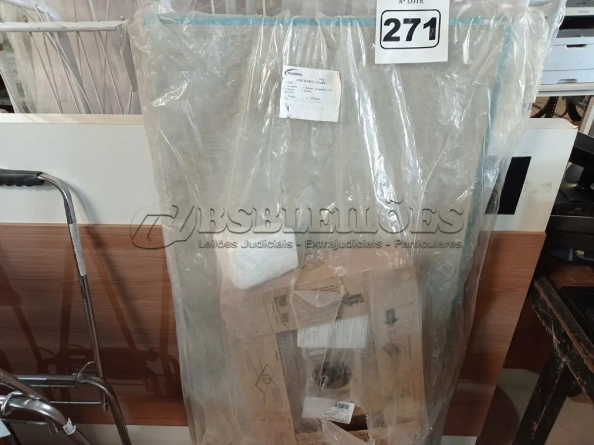 LOTE 271 - 01 PIA EM AÇO INOX CIMENTADA COM 01 CUBA MEDINDO 1.20M X 0.53CM. (NO ESTADO) ATENÇÃO! FAZER A VISITAÇÃO ANTES DE ARREMATAR, NÃO SABEMOS SE FUNCIONA. LEILÃO NÃO TEM GARANTIA E NEM DEVOLUÇÃO, SUJEITO A POSSÍVEIS AVARIAS VISÍVEIS/OCULTAS E/OU AUSÊNCIA DE COMPONENTES.