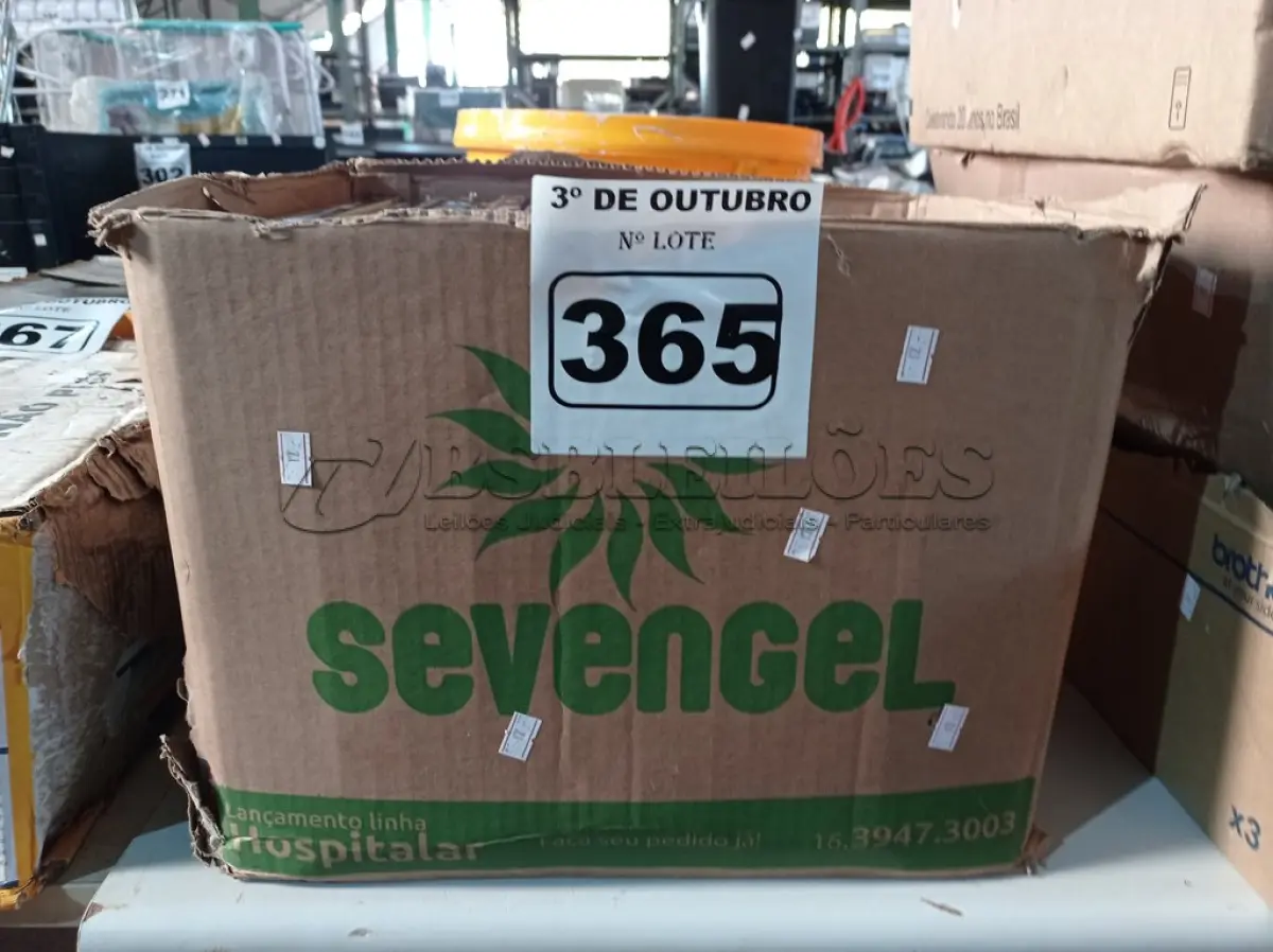 LOTE 365 - 01 LOTE COM GRANDE QUANTIDADE DE DVD’S TÍTULOS DIVERSOS. (NO ESTADO) ATENÇÃO! FAZER A VISITAÇÃO ANTES DE ARREMATAR, NÃO SABEMOS SE FUNCIONA. LEILÃO NÃO TEM GARANTIA E NEM DEVOLUÇÃO, SUJEITO A POSSÍVEIS AVARIAS VISÍVEIS/OCULTAS E/OU AUSÊNCIA DE COMPONENTES.