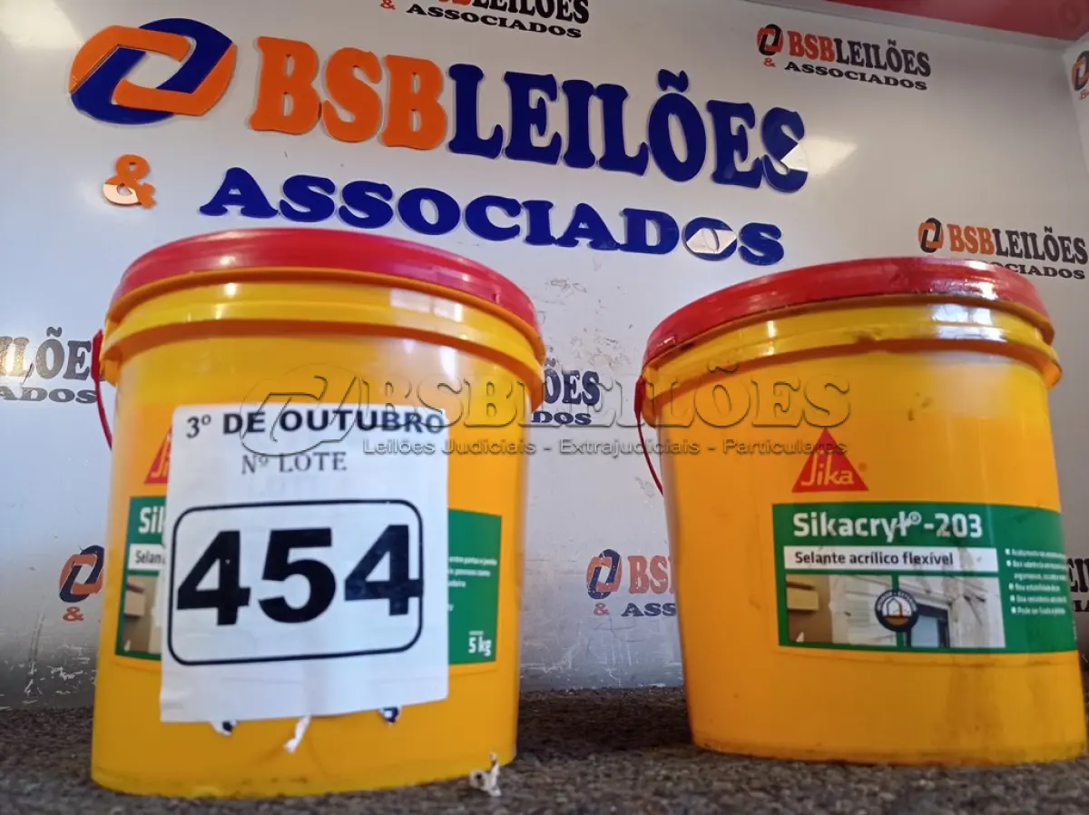 LOTE 454 - 02 GALÕES SIKACRYL-203, SELANTE ACRÍLICO FLEXÍVEL. (NO ESTADO) ATENÇÃO! FAZER A VISITAÇÃO ANTES DE ARREMATAR, NÃO SABEMOS SE FUNCIONA. LEILÃO NÃO TEM GARANTIA E NEM DEVOLUÇÃO, SUJEITO A POSSÍVEIS AVARIAS VISÍVEIS/OCULTAS E/OU AUSÊNCIA DE COMPONENTES.