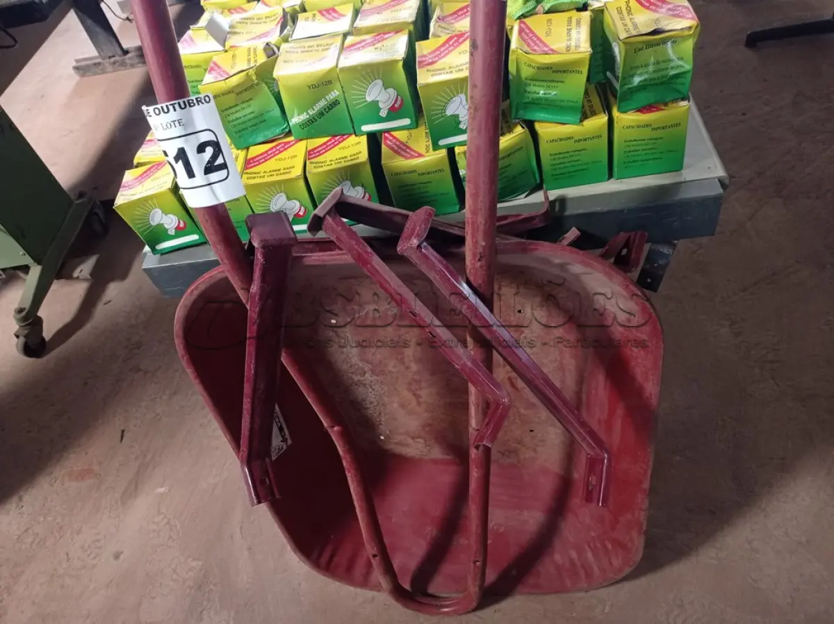 LOTE 512 - 03 PEÇAS PARA CARRINHO DE MÃO. (NO ESTADO) ATENÇÃO! FAZER A VISITAÇÃO ANTES DE ARREMATAR, NÃO SABEMOS SE FUNCIONA. LEILÃO NÃO TEM GARANTIA E NEM DEVOLUÇÃO, SUJEITO A POSSÍVEIS AVARIAS VISÍVEIS/OCULTAS E/OU AUSÊNCIA DE COMPONENTES.