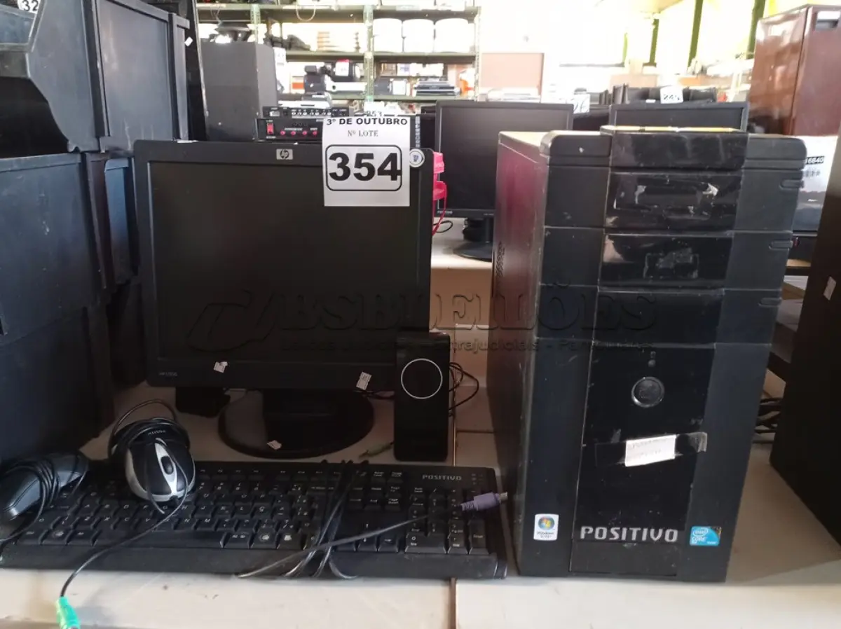 LOTE 354 - 01 CPU, 01 MONITOR, 01 TECLADO E 01 MOUSE. (NO ESTADO) ATENÇÃO! FAZER A VISITAÇÃO ANTES DE ARREMATAR, NÃO SABEMOS SE FUNCIONA. LEILÃO NÃO TEM GARANTIA E NEM DEVOLUÇÃO, SUJEITO A POSSÍVEIS AVARIAS VISÍVEIS/OCULTAS E/OU AUSÊNCIA DE COMPONENTES.