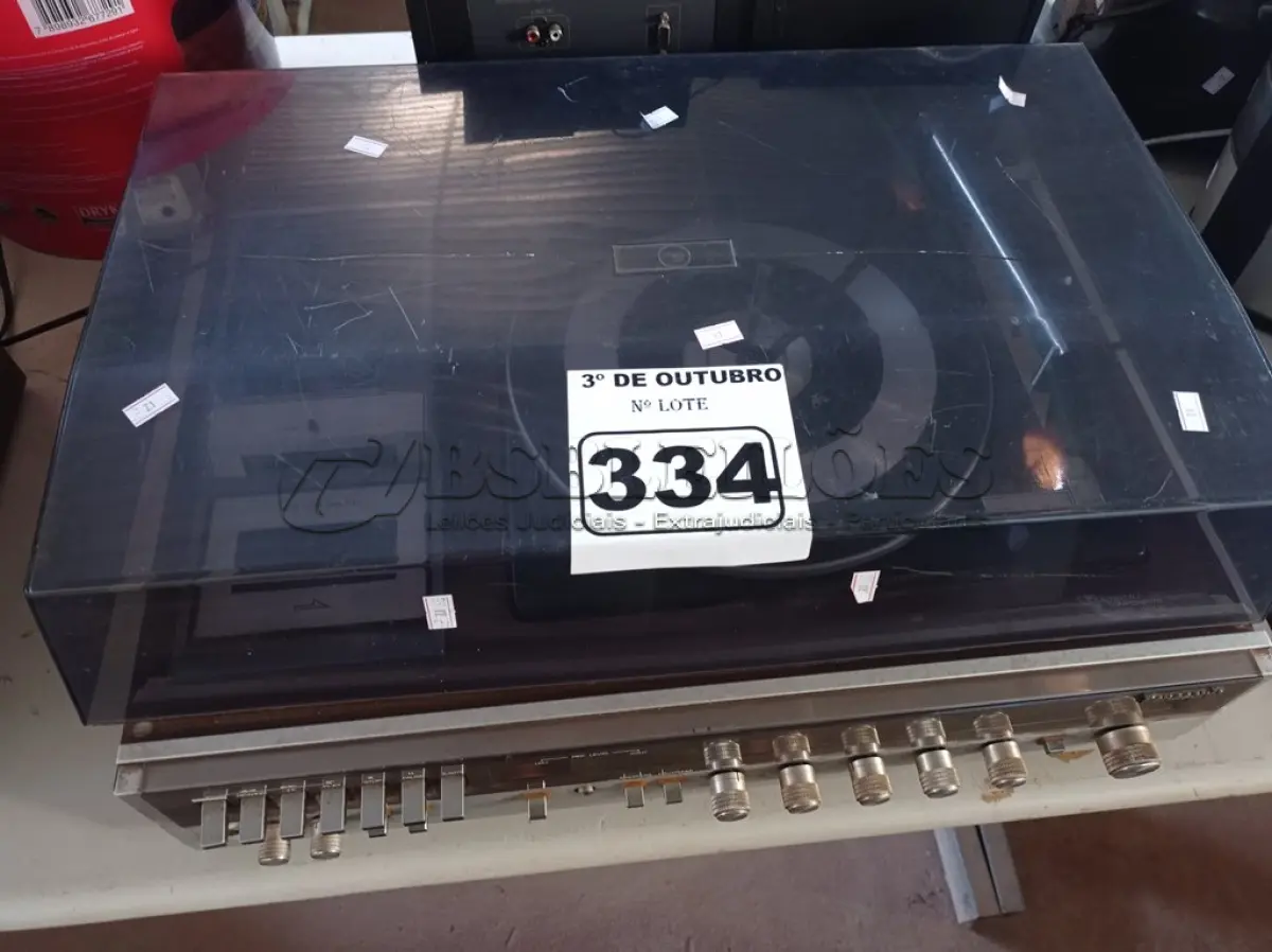 LOTE 334 - 01 APARELHO DE SOM 3X1 VINTAGE PANASONIC SENDO RADIO/CASSETE/TOCA DISCOS. (NO ESTADO) ATENÇÃO! FAZER A VISITAÇÃO ANTES DE ARREMATAR, NÃO SABEMOS SE FUNCIONA. LEILÃO NÃO TEM GARANTIA E NEM DEVOLUÇÃO, SUJEITO A POSSÍVEIS AVARIAS VISÍVEIS/OCULTAS E/OU AUSÊNCIA DE COMPONENTES.