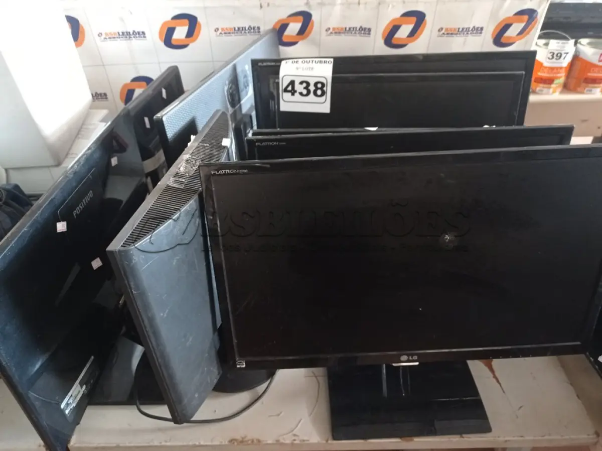 LOTE 438 - 10 MONITORES MARCAS E MODELOS DIVERSOS PARA RETIRADA DE PEÇAS. (NO ESTADO) ATENÇÃO! FAZER A VISITAÇÃO ANTES DE ARREMATAR, NÃO SABEMOS SE FUNCIONA. LEILÃO NÃO TEM GARANTIA E NEM DEVOLUÇÃO, SUJEITO A POSSÍVEIS AVARIAS VISÍVEIS/OCULTAS E/OU AUSÊNCIA DE COMPONENTES.