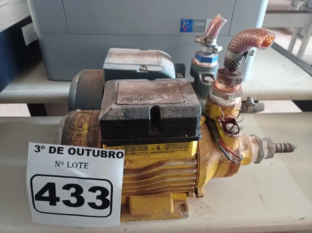 LOTE 433 - 01 BOMBAS D’AGUA MARCAS E MODELOS DIVERSOS. (NO ESTADO) ATENÇÃO! FAZER A VISITAÇÃO ANTES DE ARREMATAR, NÃO SABEMOS SE FUNCIONA. LEILÃO NÃO TEM GARANTIA E NEM DEVOLUÇÃO, SUJEITO A POSSÍVEIS AVARIAS VISÍVEIS/OCULTAS E/OU AUSÊNCIA DE COMPONENTES.