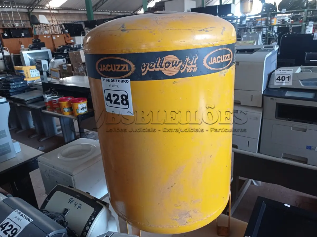 LOTE 428 - 01 TANQUE HIDROPNEUMÁTICO JACUZZI. (NO ESTADO) ATENÇÃO! FAZER A VISITAÇÃO ANTES DE ARREMATAR, NÃO SABEMOS SE FUNCIONA. LEILÃO NÃO TEM GARANTIA E NEM DEVOLUÇÃO, SUJEITO A POSSÍVEIS AVARIAS VISÍVEIS/OCULTAS E/OU AUSÊNCIA DE COMPONENTES.