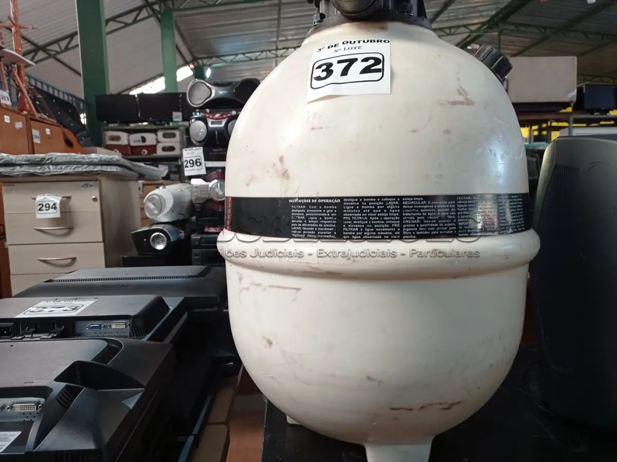 LOTE 372 - 01 FILTRO PARA PISCINA MARCA DARKA. (NO ESTADO) ATENÇÃO! FAZER A VISITAÇÃO ANTES DE ARREMATAR, NÃO SABEMOS SE FUNCIONA. LEILÃO NÃO TEM GARANTIA E NEM DEVOLUÇÃO, SUJEITO A POSSÍVEIS AVARIAS VISÍVEIS/OCULTAS E/OU AUSÊNCIA DE COMPONENTES.