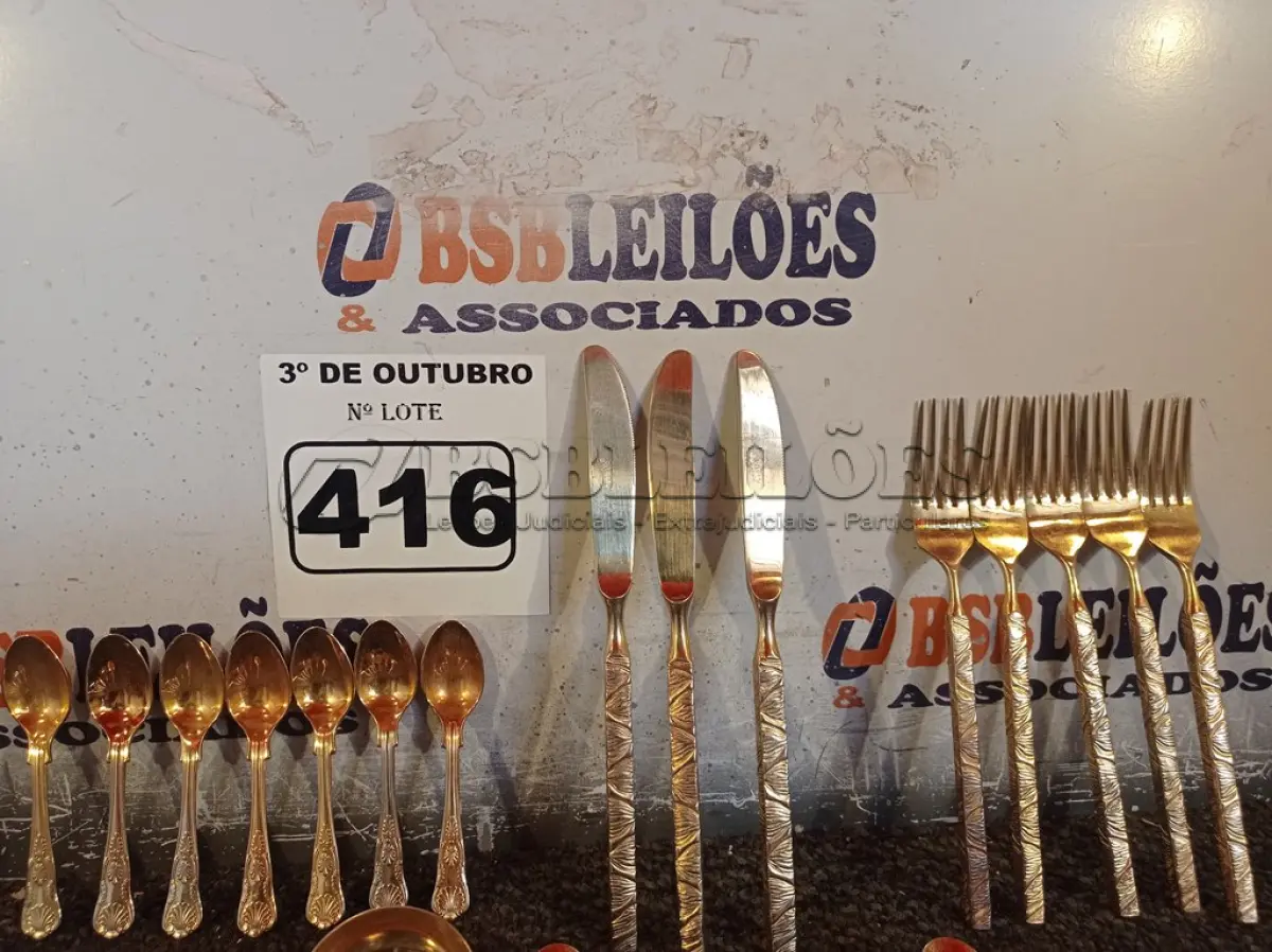 LOTE 416 - 22 PEÇAS DE TALHERES DIVERSOS EM METAL. (NO ESTADO) ATENÇÃO! FAZER A VISITAÇÃO ANTES DE ARREMATAR, NÃO SABEMOS SE FUNCIONA. LEILÃO NÃO TEM GARANTIA E NEM DEVOLUÇÃO, SUJEITO A POSSÍVEIS AVARIAS VISÍVEIS/OCULTAS E/OU AUSÊNCIA DE COMPONENTES.