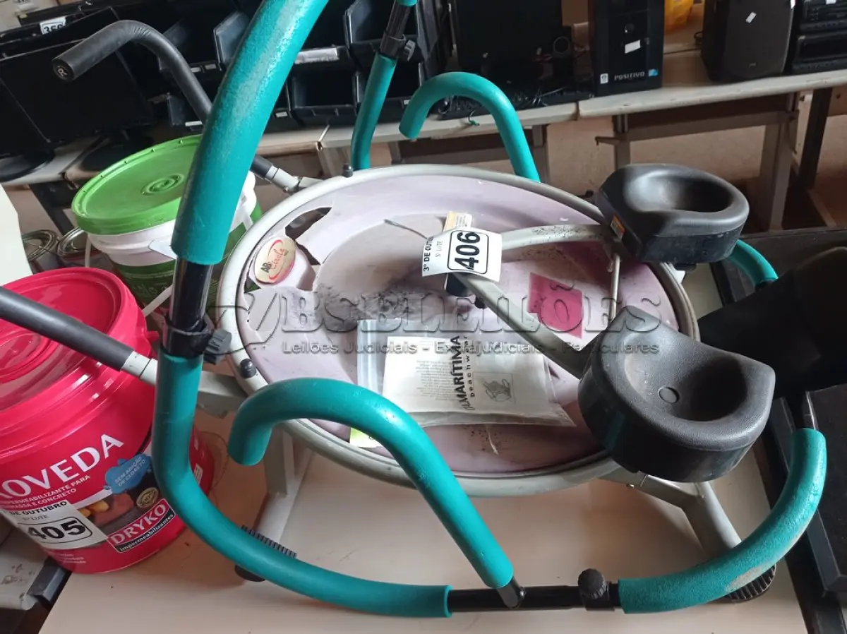 LOTE 406 - 02 APARELHOS DE GINASTICA. (NO ESTADO) ATENÇÃO! FAZER A VISITAÇÃO ANTES DE ARREMATAR, NÃO SABEMOS SE FUNCIONA. LEILÃO NÃO TEM GARANTIA E NEM DEVOLUÇÃO, SUJEITO A POSSÍVEIS AVARIAS VISÍVEIS/OCULTAS E/OU AUSÊNCIA DE COMPONENTES.