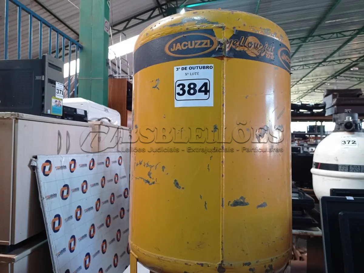 LOTE 384 - 01 TANQUE HIDROPNEUMÁTICO JACUZZI. (NO ESTADO) ATENÇÃO! FAZER A VISITAÇÃO ANTES DE ARREMATAR, NÃO SABEMOS SE FUNCIONA. LEILÃO NÃO TEM GARANTIA E NEM DEVOLUÇÃO, SUJEITO A POSSÍVEIS AVARIAS VISÍVEIS/OCULTAS E/OU AUSÊNCIA DE COMPONENTES.