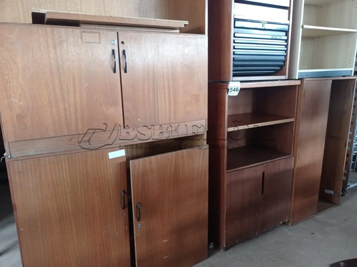 LOTE 546 - 01 LOTE COM ARMÁRIOS DIVERSOS. (NO ESTADO) ATENÇÃO! FAZER A VISITAÇÃO ANTES DE ARREMATAR, NÃO SABEMOS SE FUNCIONA. LEILÃO NÃO TEM GARANTIA E NEM DEVOLUÇÃO, SUJEITO A POSSÍVEIS AVARIAS VISÍVEIS/OCULTAS E/OU AUSÊNCIA DE COMPONENTES.