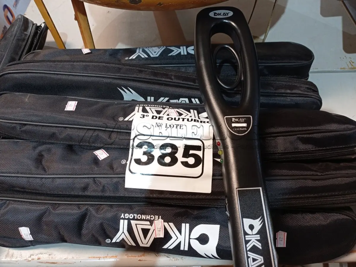 LOTE 385 - 10 DETECTORES DE METAL. (NO ESTADO) ATENÇÃO! FAZER A VISITAÇÃO ANTES DE ARREMATAR, NÃO SABEMOS SE FUNCIONA. LEILÃO NÃO TEM GARANTIA E NEM DEVOLUÇÃO, SUJEITO A POSSÍVEIS AVARIAS VISÍVEIS/OCULTAS E/OU AUSÊNCIA DE COMPONENTES.