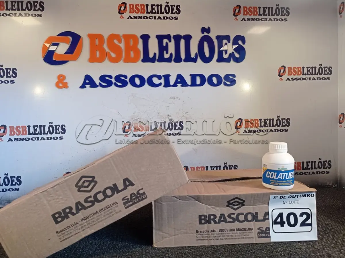LOTE 402 - 02 CAIXAS COM COLA TUBO ST 175G COM 15 FRASCOS CADA. (NO ESTADO) ATENÇÃO! FAZER A VISITAÇÃO ANTES DE ARREMATAR, NÃO SABEMOS SE FUNCIONA. LEILÃO NÃO TEM GARANTIA E NEM DEVOLUÇÃO, SUJEITO A POSSÍVEIS AVARIAS VISÍVEIS/OCULTAS E/OU AUSÊNCIA DE COMPONENTES.