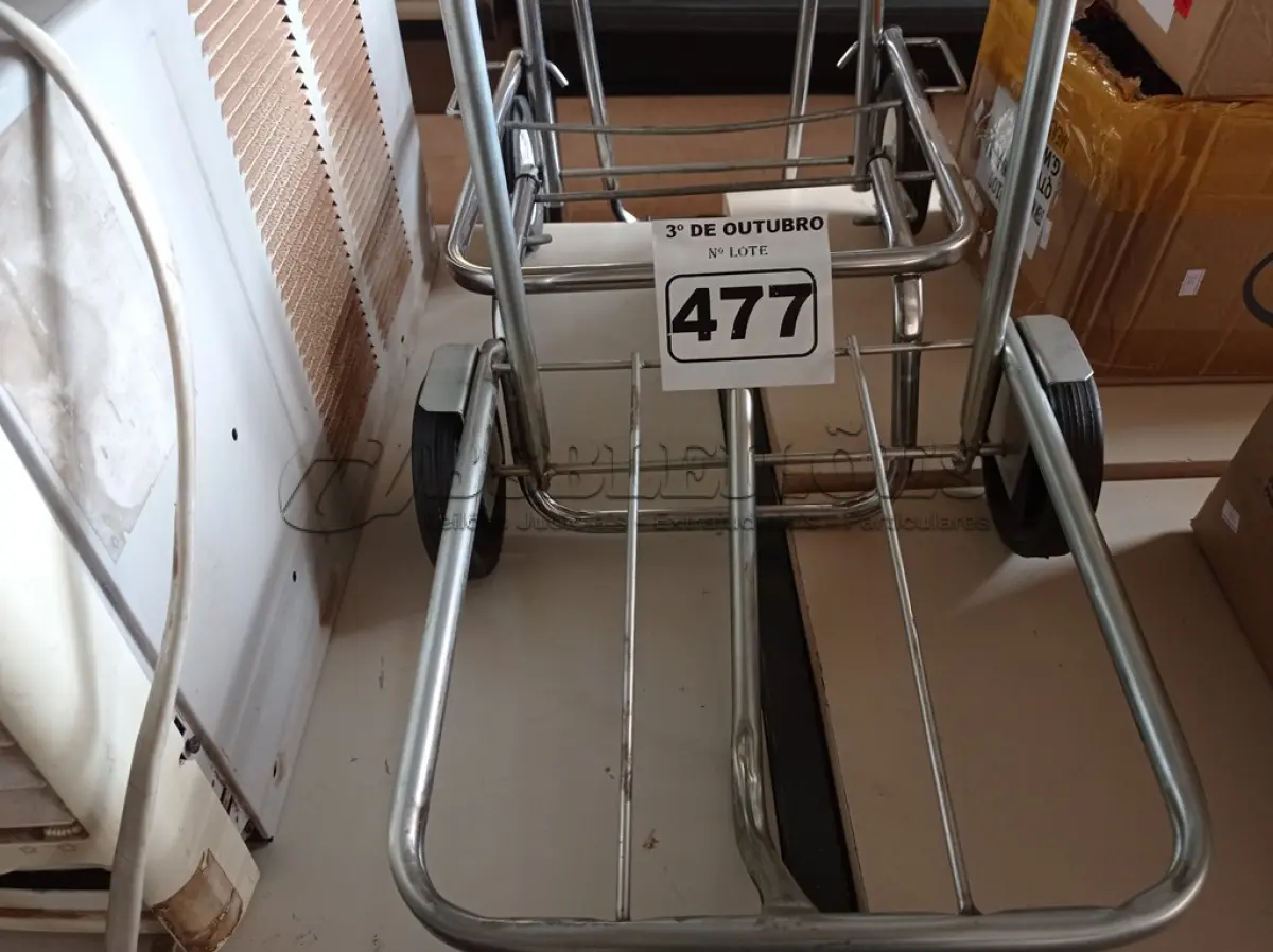 LOTE 477 - 02 CARRINHOS PARA TRANSPORTE DE CARGAS. (NO ESTADO) ATENÇÃO! FAZER A VISITAÇÃO ANTES DE ARREMATAR, NÃO SABEMOS SE FUNCIONA. LEILÃO NÃO TEM GARANTIA E NEM DEVOLUÇÃO, SUJEITO A POSSÍVEIS AVARIAS VISÍVEIS/OCULTAS E/OU AUSÊNCIA DE COMPONENTES.